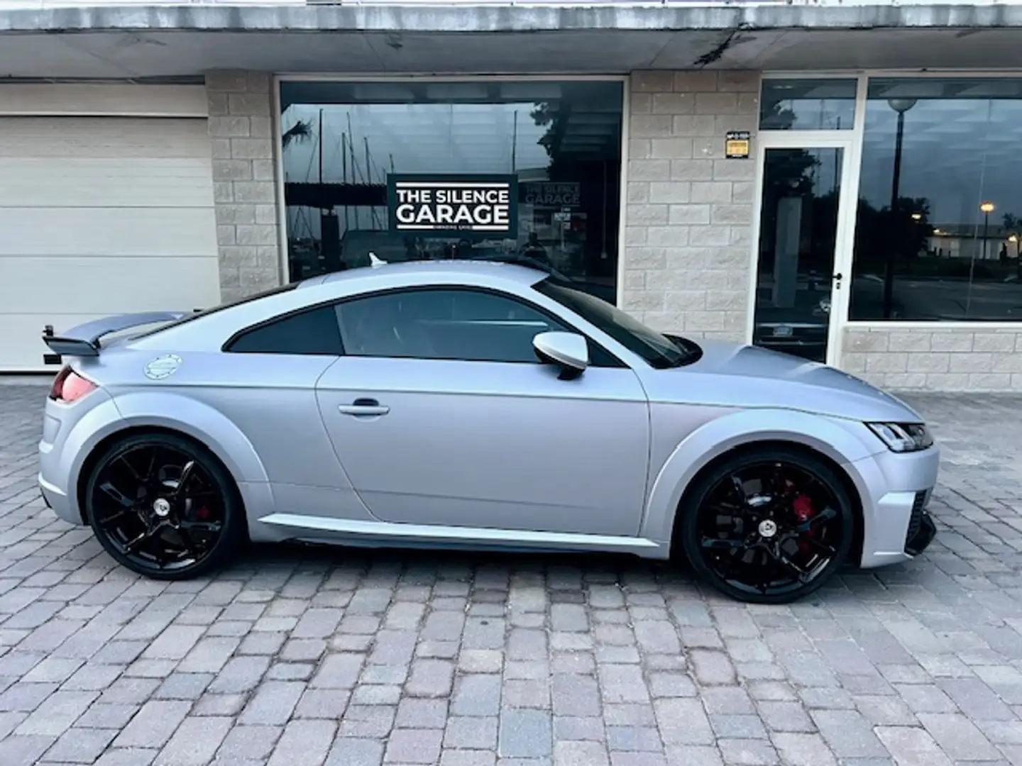 Audi TT RS Coupé 2.5 TFSI quattro S tronic Gris - 2