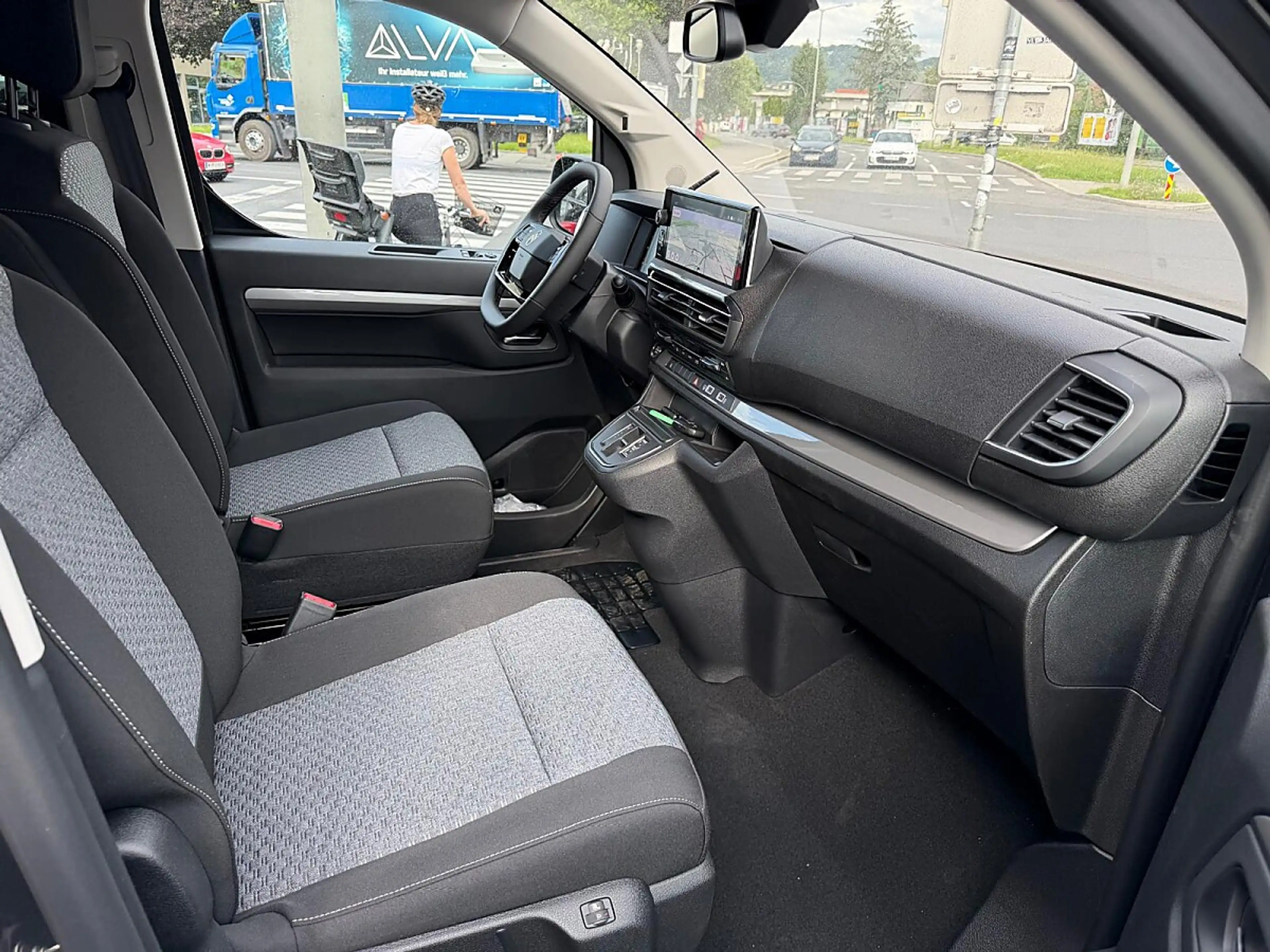Citroen Spacetourer Diesel 180 S&S EAT8 M Business (C4800) — photo 4