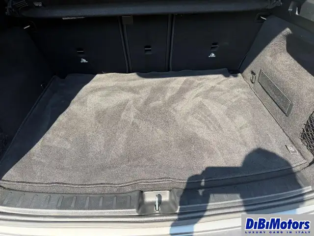 Mercedes-Benz Gla view 12