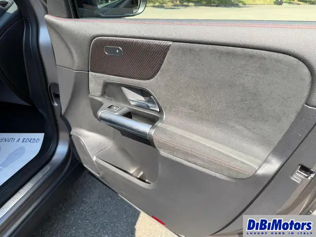 Mercedes-Benz Gla view 6