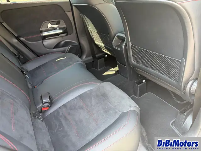 Mercedes-Benz Gla view 11