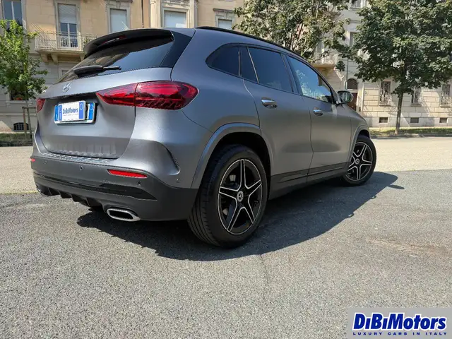 Mercedes-Benz Gla view 15