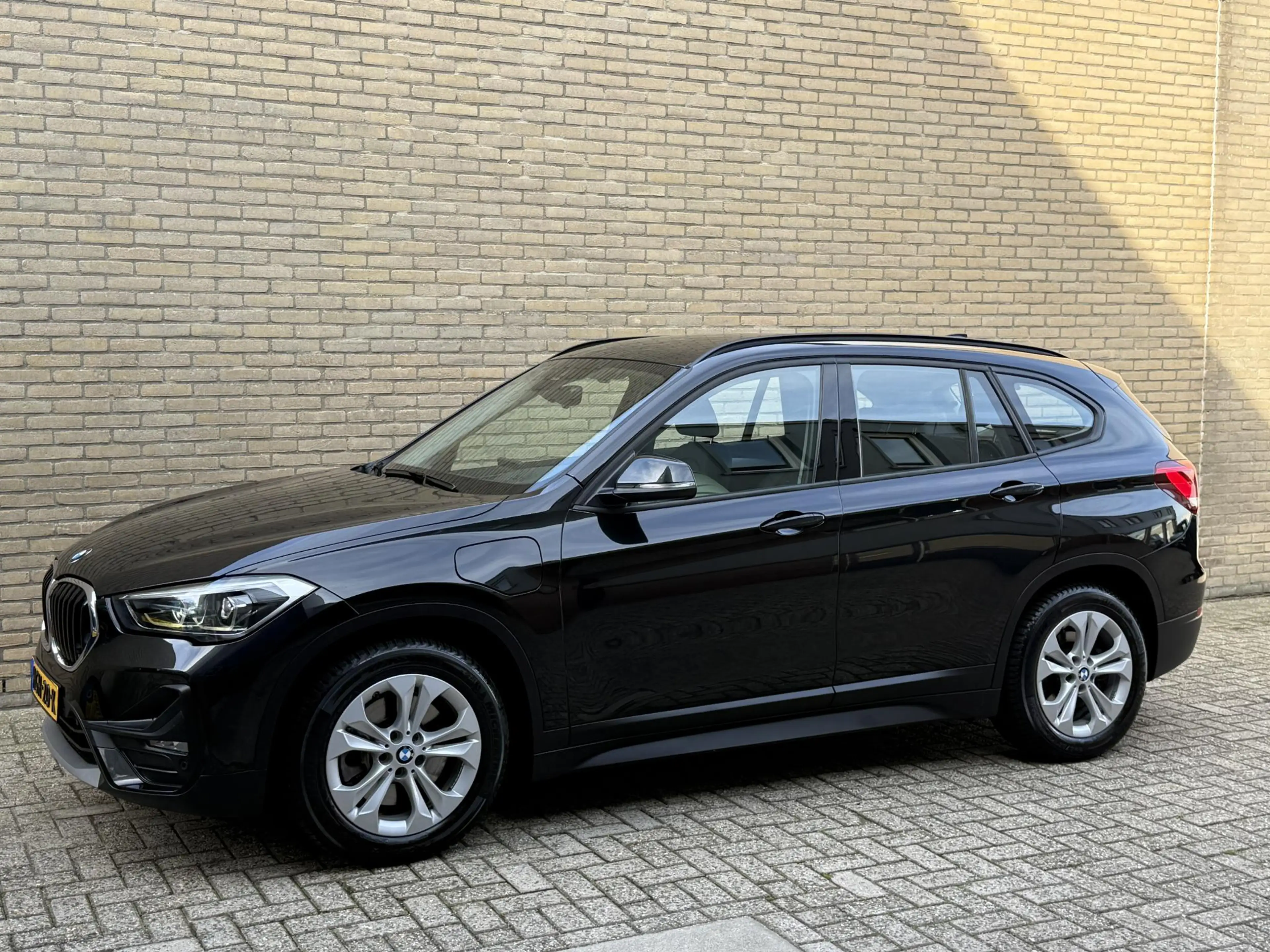 BMW X1 xDrive25e 220pk | Leder | Navigatie | LED | Cruise — photo 31