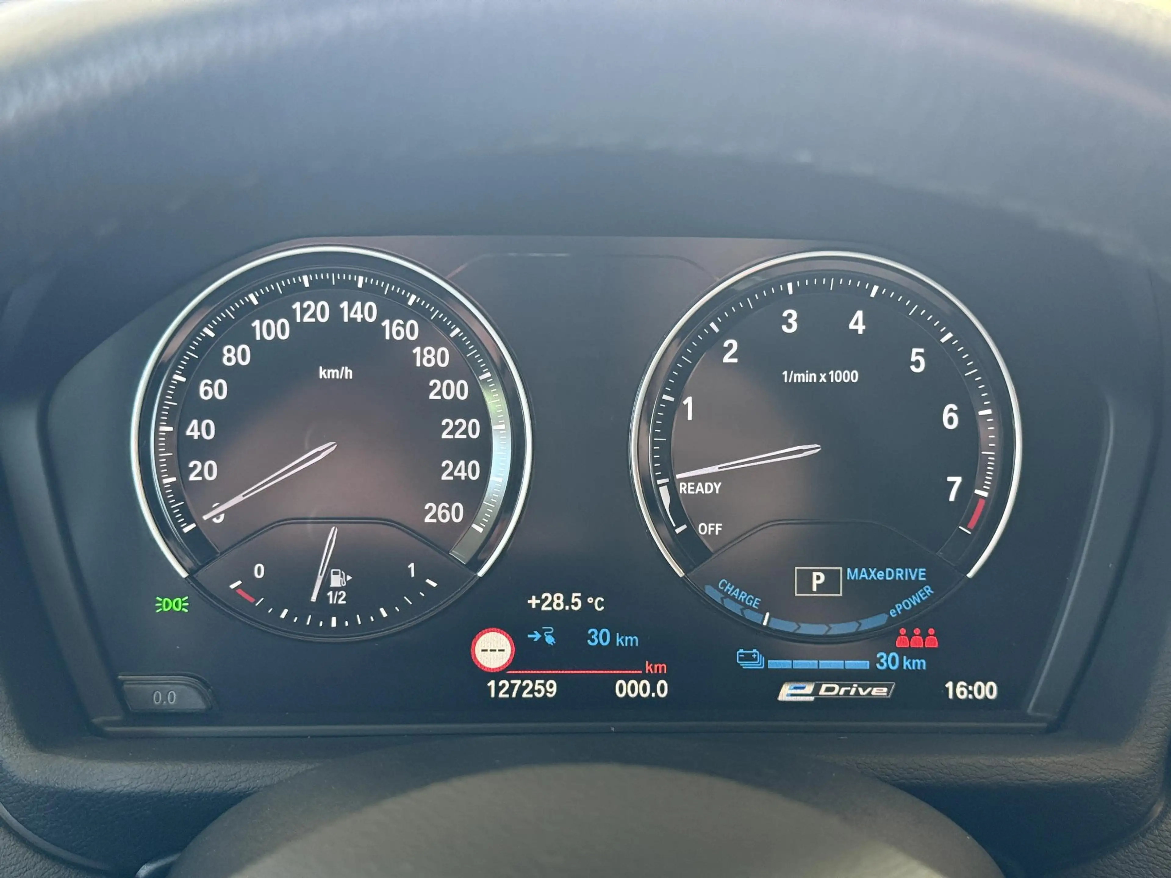 BMW X1 xDrive25e 220pk | Leder | Navigatie | LED | Cruise — photo 4