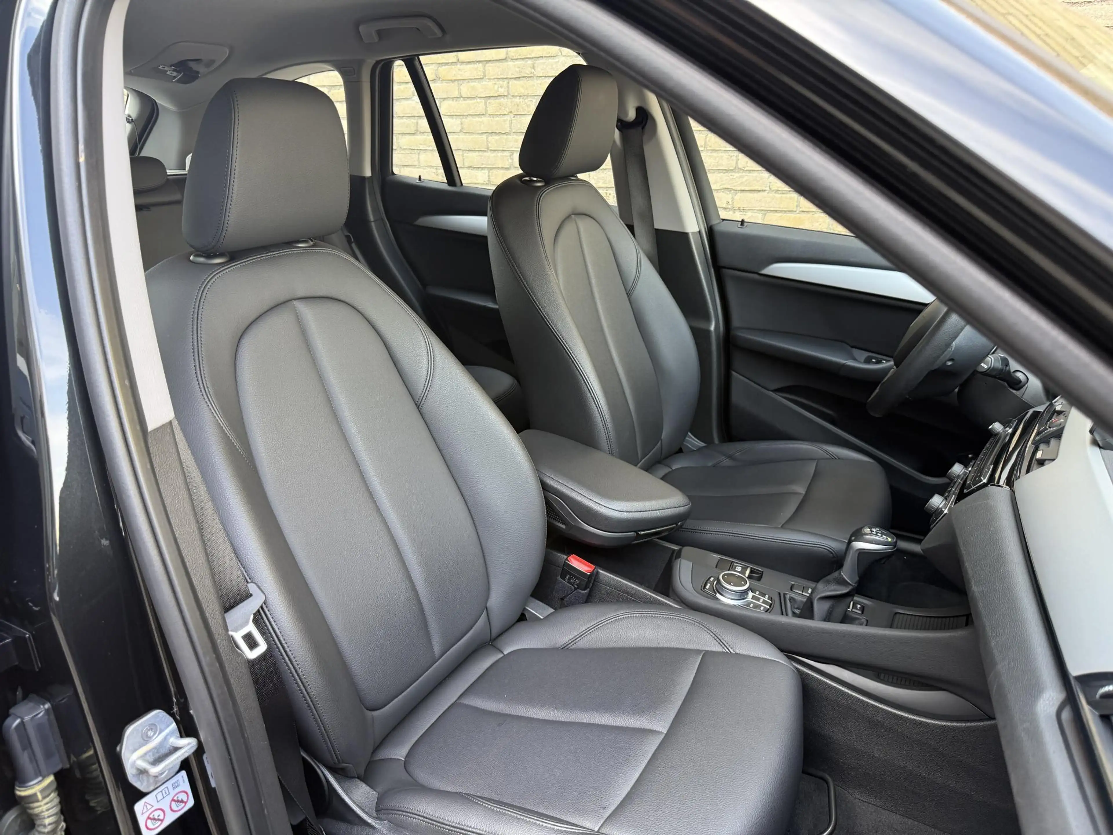 BMW X1 xDrive25e 220pk | Leder | Navigatie | LED | Cruise — photo 17