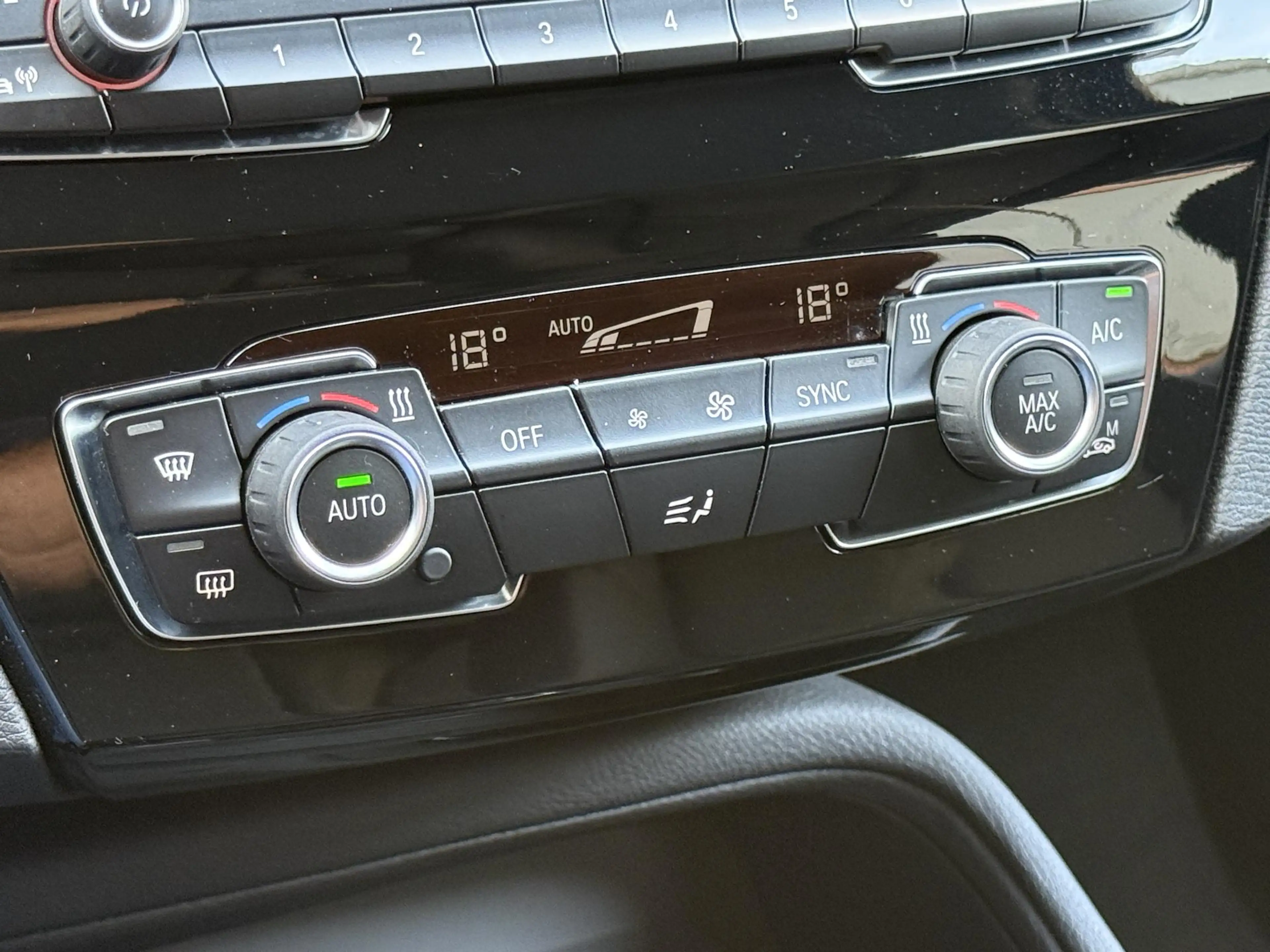 BMW X1 xDrive25e 220pk | Leder | Navigatie | LED | Cruise — photo 25