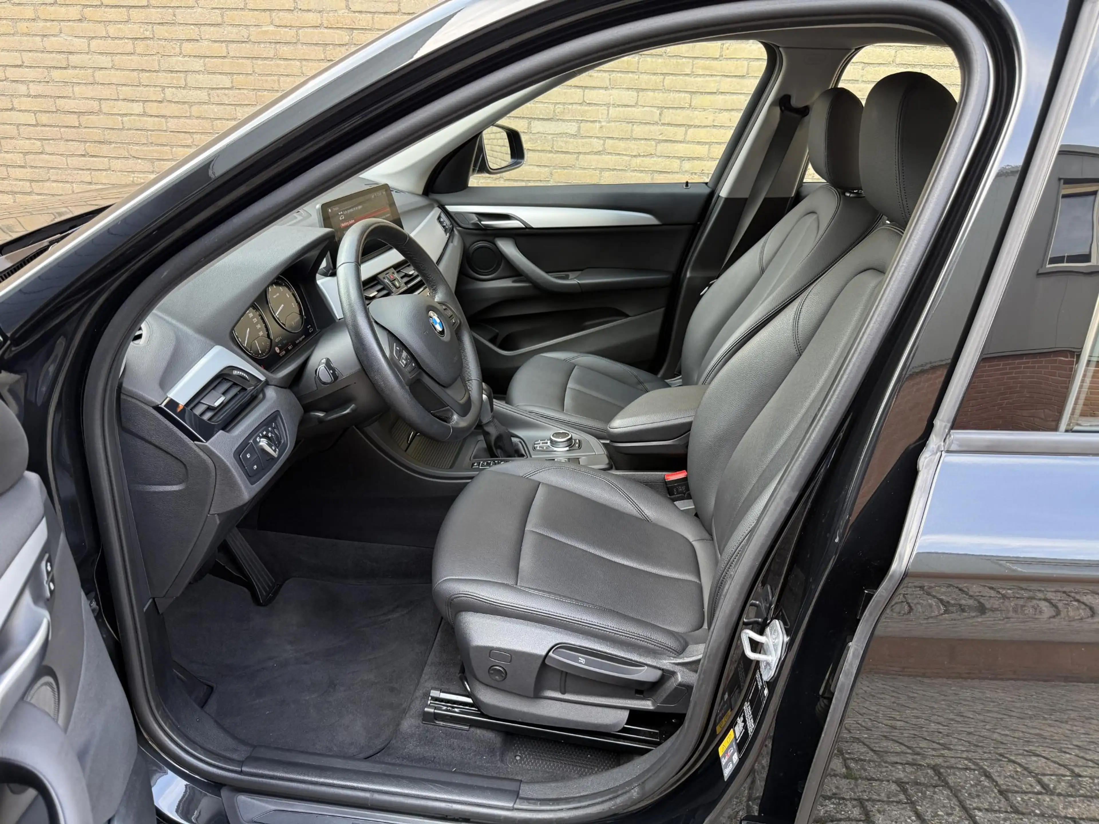 BMW X1 xDrive25e 220pk | Leder | Navigatie | LED | Cruise — photo 11