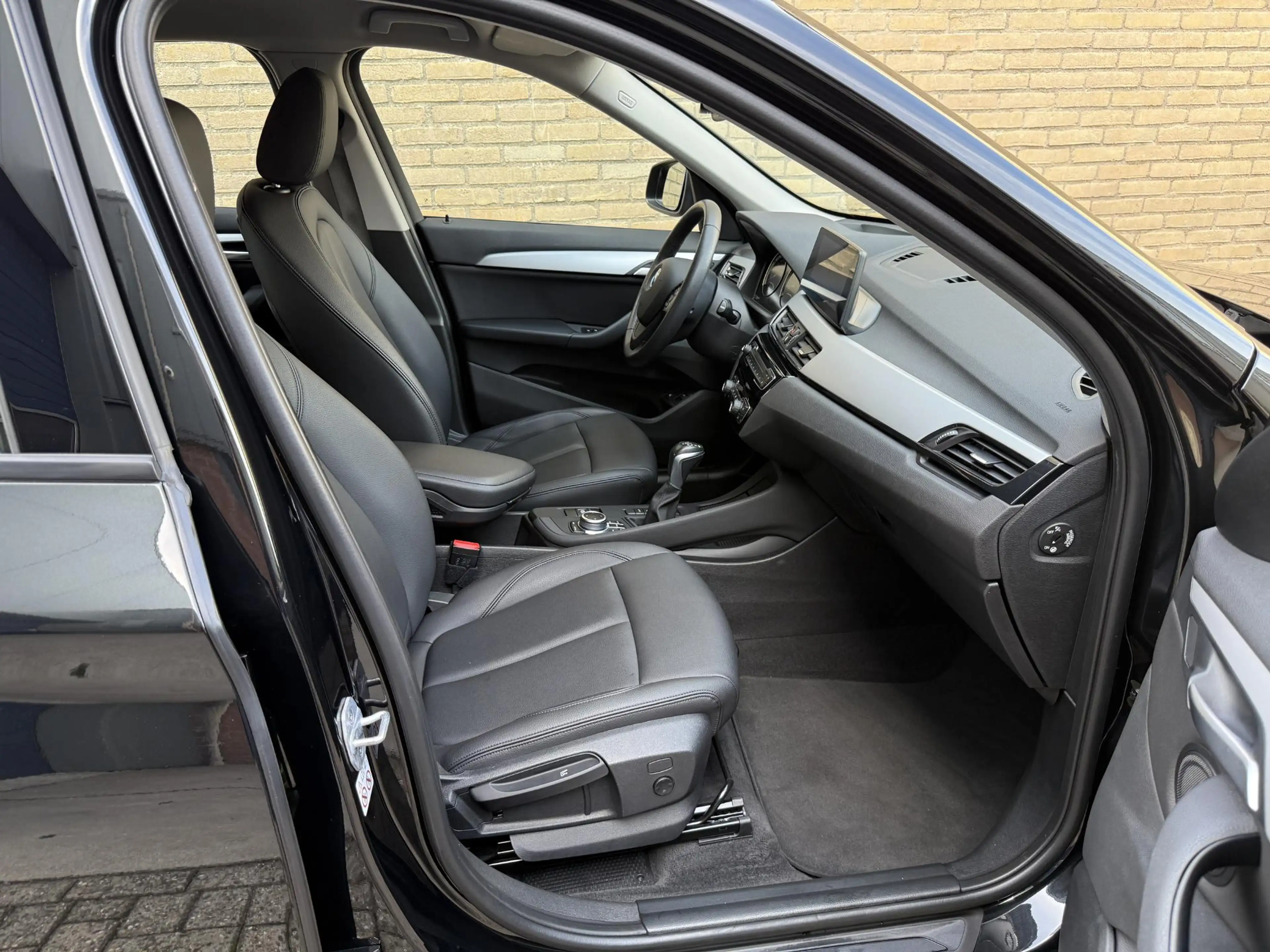 BMW X1 xDrive25e 220pk | Leder | Navigatie | LED | Cruise — photo 16