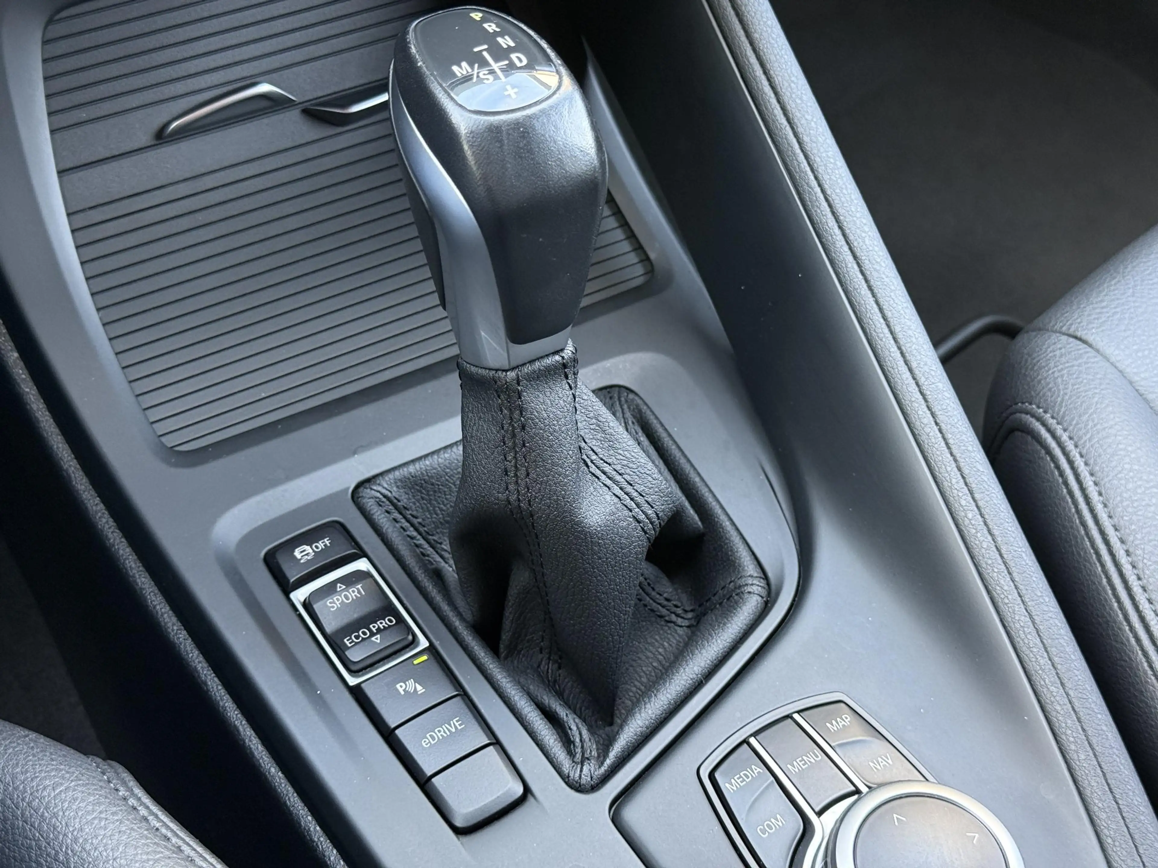 BMW X1 xDrive25e 220pk | Leder | Navigatie | LED | Cruise — photo 26