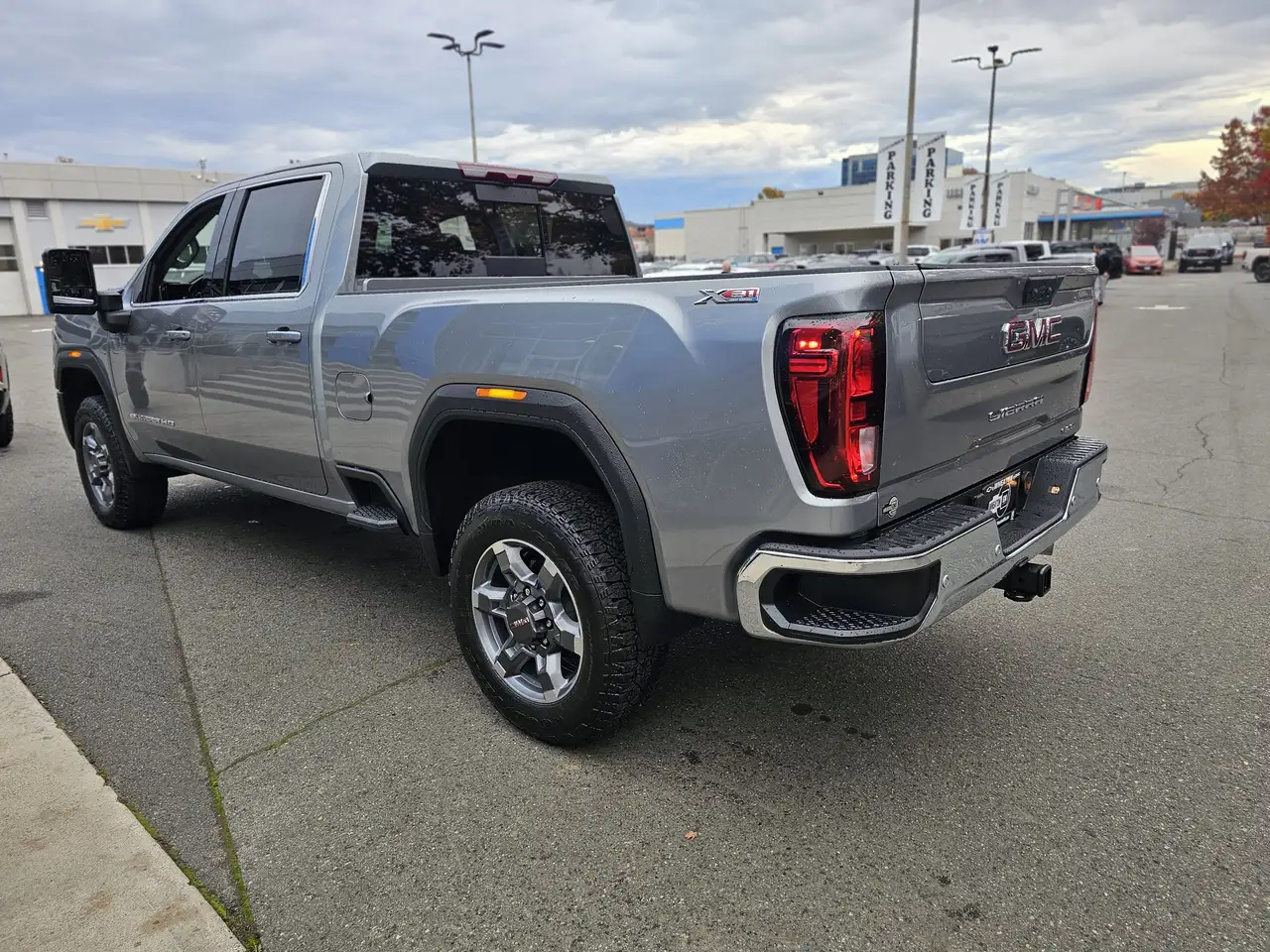 GMC Sierra 3500HD снимка GMC Sierra 3500HD