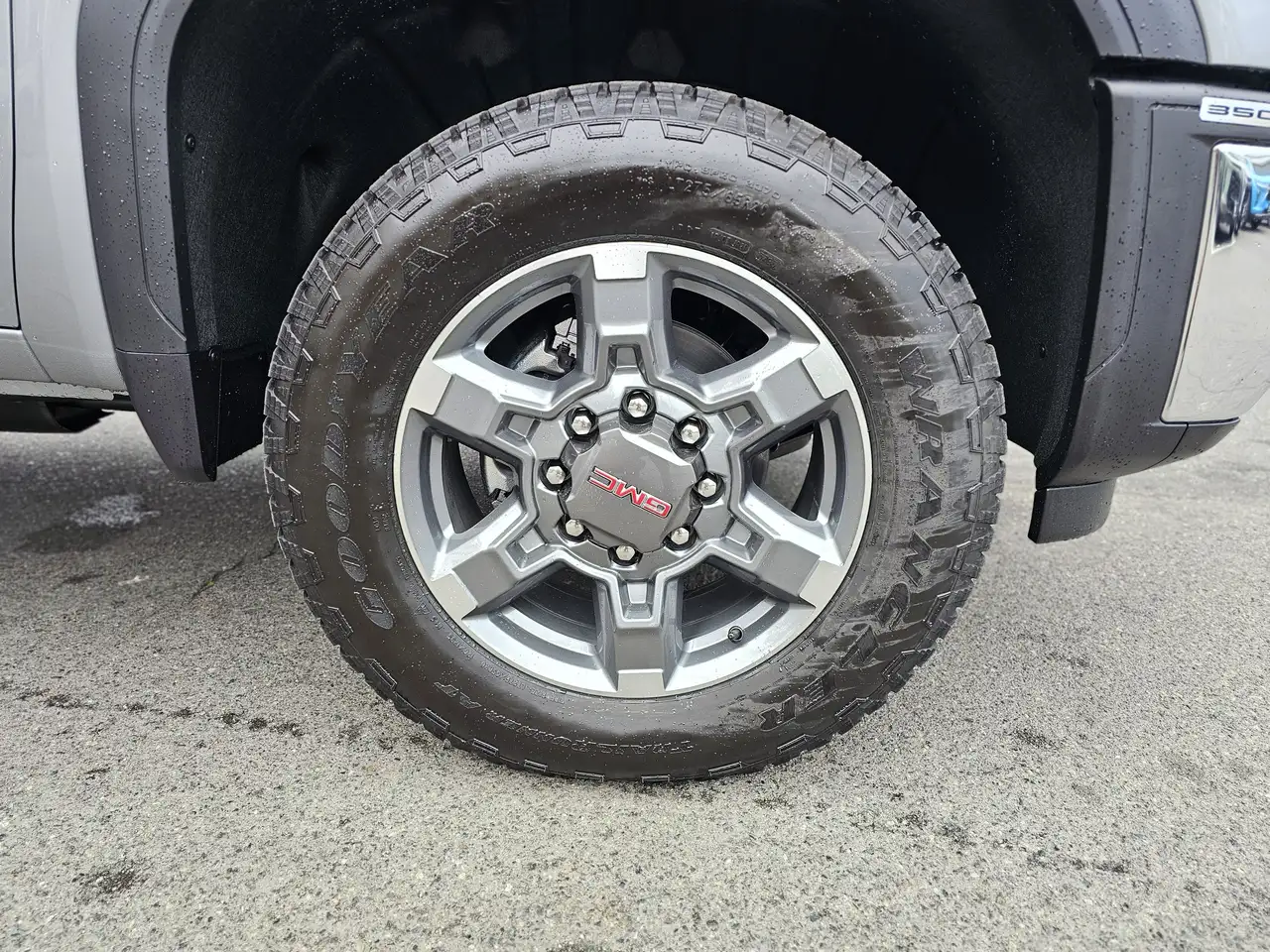 GMC Sierra 3500HD снимка GMC Sierra 3500HD