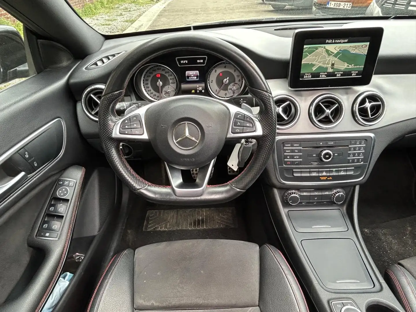 Mercedes-Benz CLA 200 CLA 200 d AMG LINE PANO NAVI LED CAMERA Zwart - 2