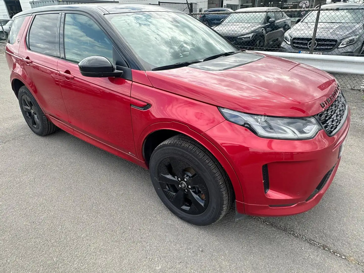 Land Rover Discovery Sport 2.0 TD4 2WD R-Dynamic Červená - 1