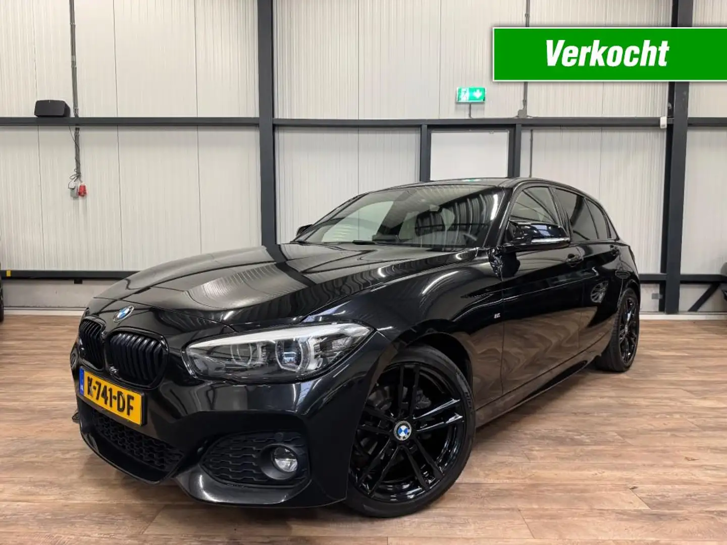 BMW 118 118i Edition M Sport Shadow High Executive Schwarz - 1