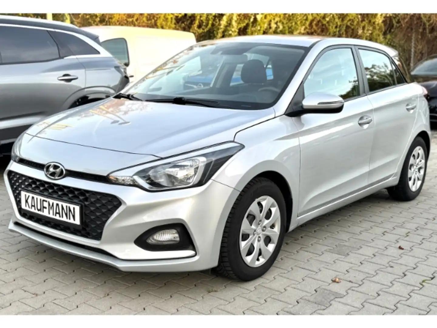 Hyundai i20 Select 1.2_TOP ZUSTAND Argento - 1