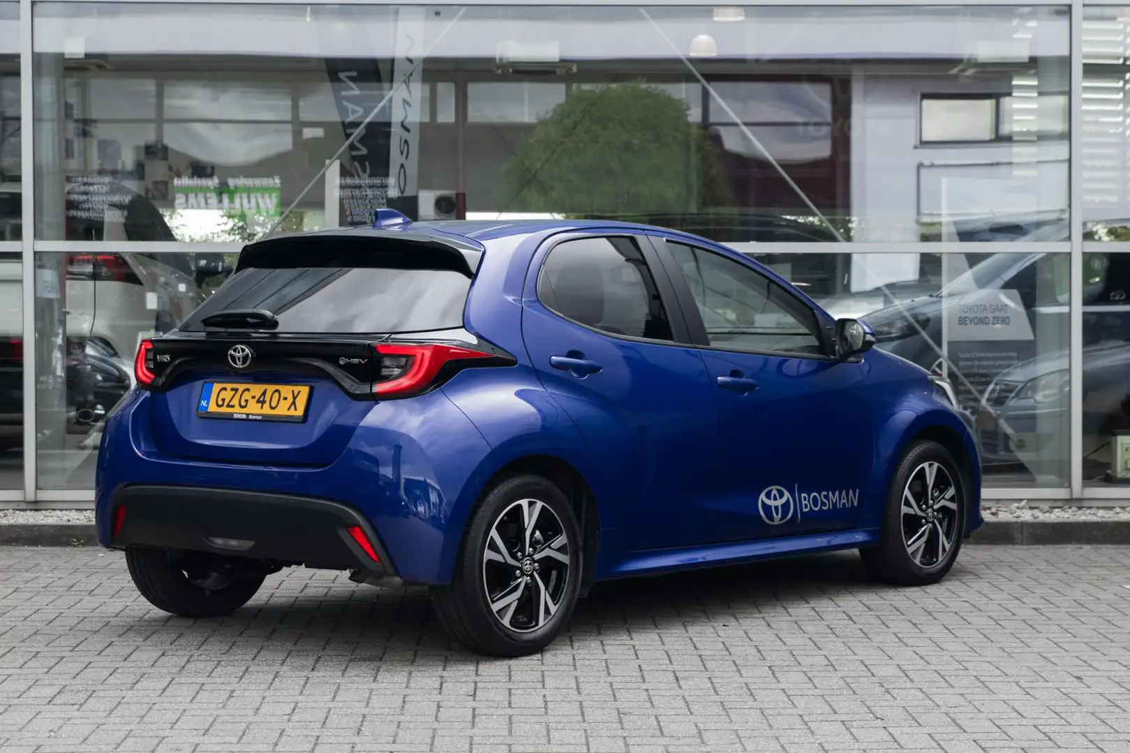 Toyota Yaris 1.5 Hybrid 115 First Edition Blau - 2