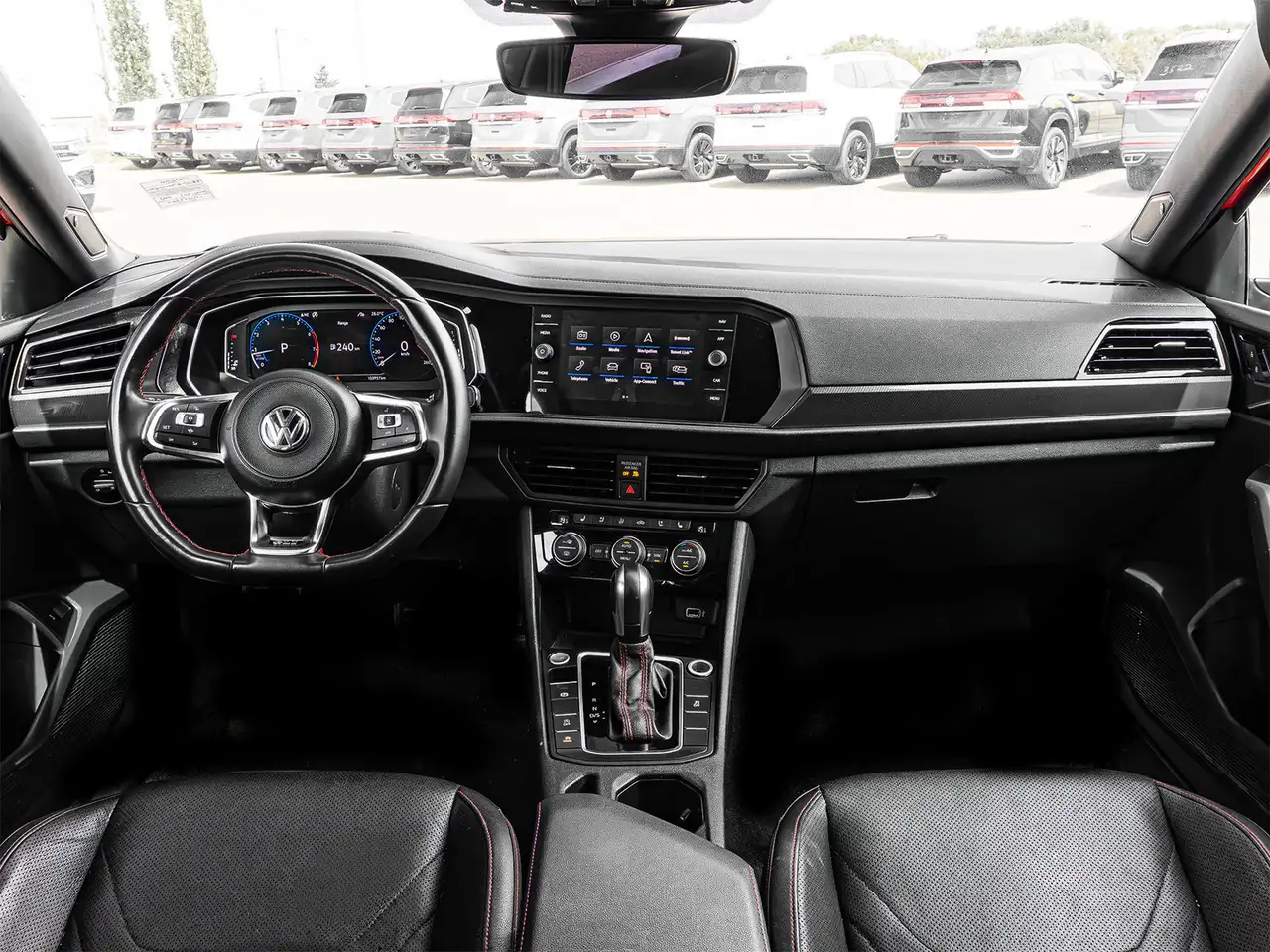 Volkswagen Jetta снимка Volkswagen Jetta