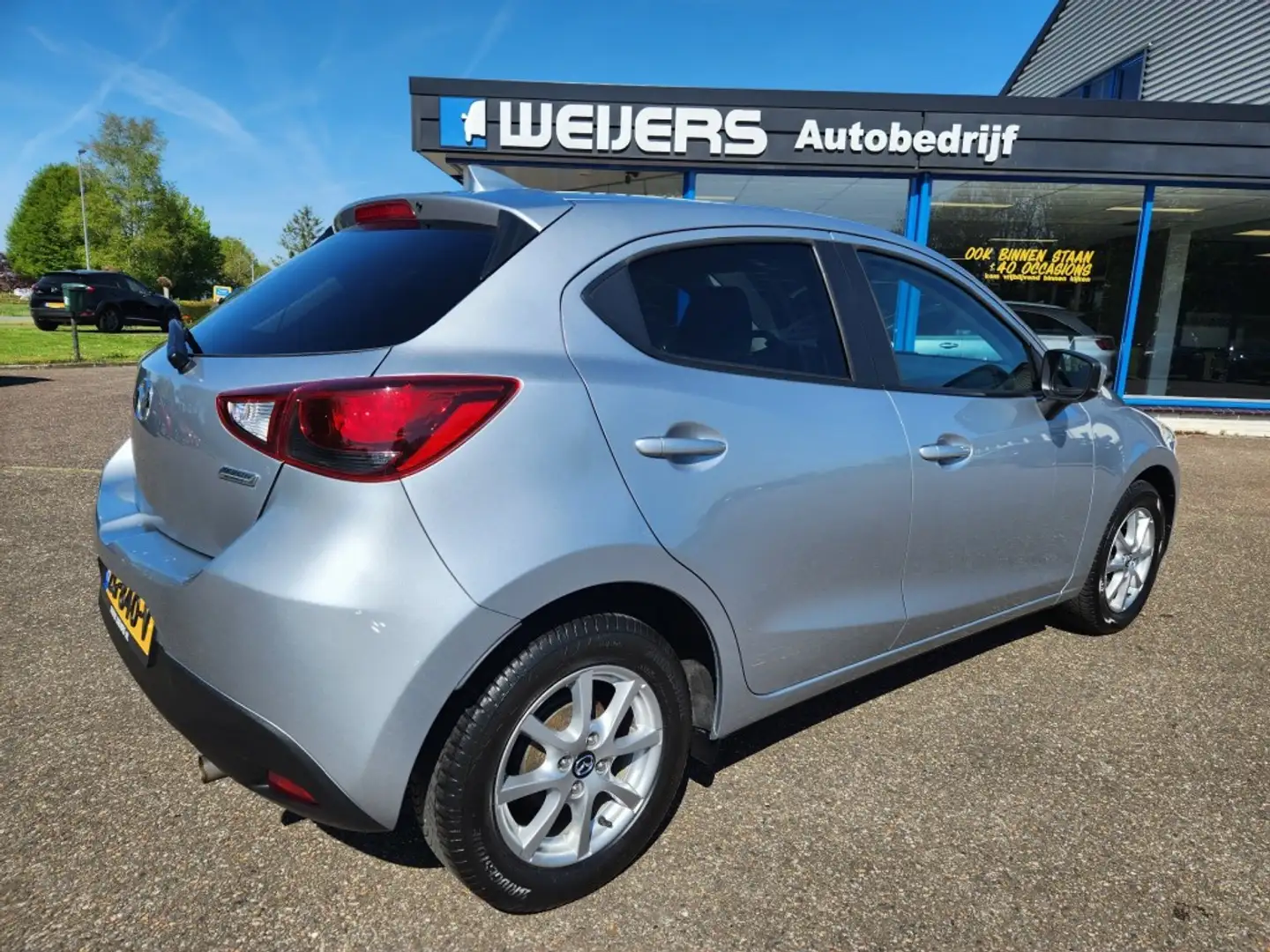 Mazda 2 1.5 90pk Sport Selected, Navi, Camera, 16 inch, Cr Grijs - 2