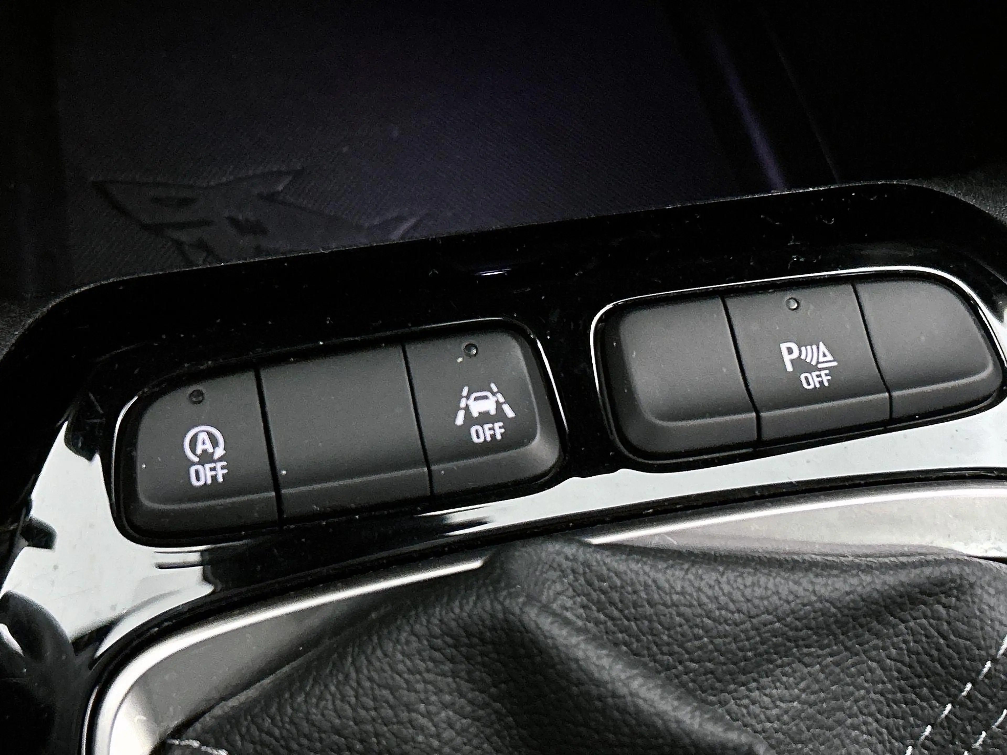 Opel Corsa 1.2 Edition — photo 9