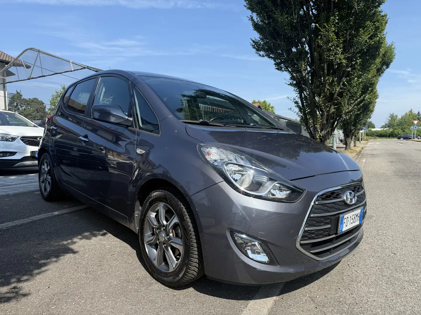 Hyundai iX20 1.4 Xpossible FL Euro6b Per Neopatentati Grigio - 1