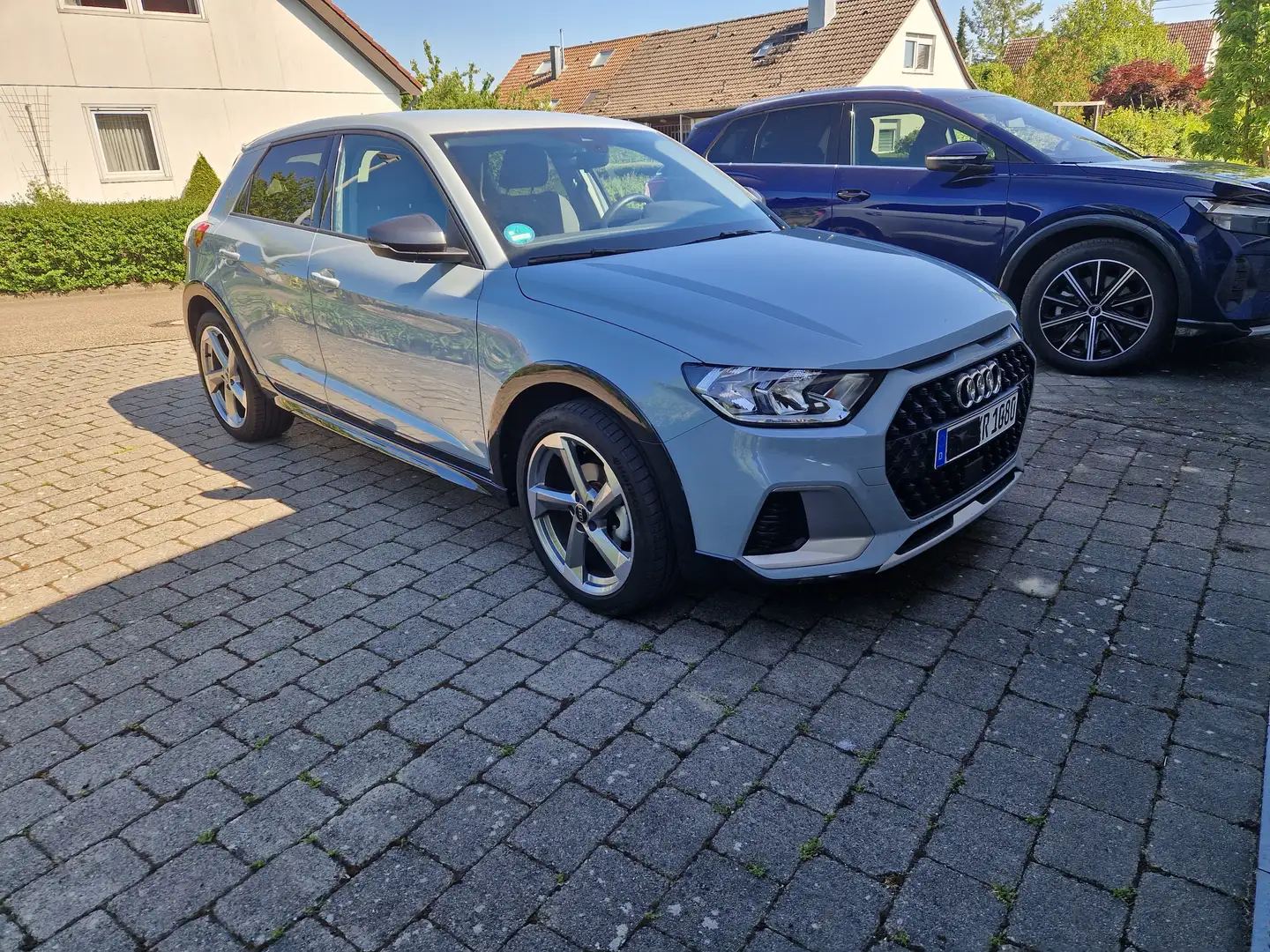 Audi A1 A1 30 TFSI allstreet S tronic Grau - 1