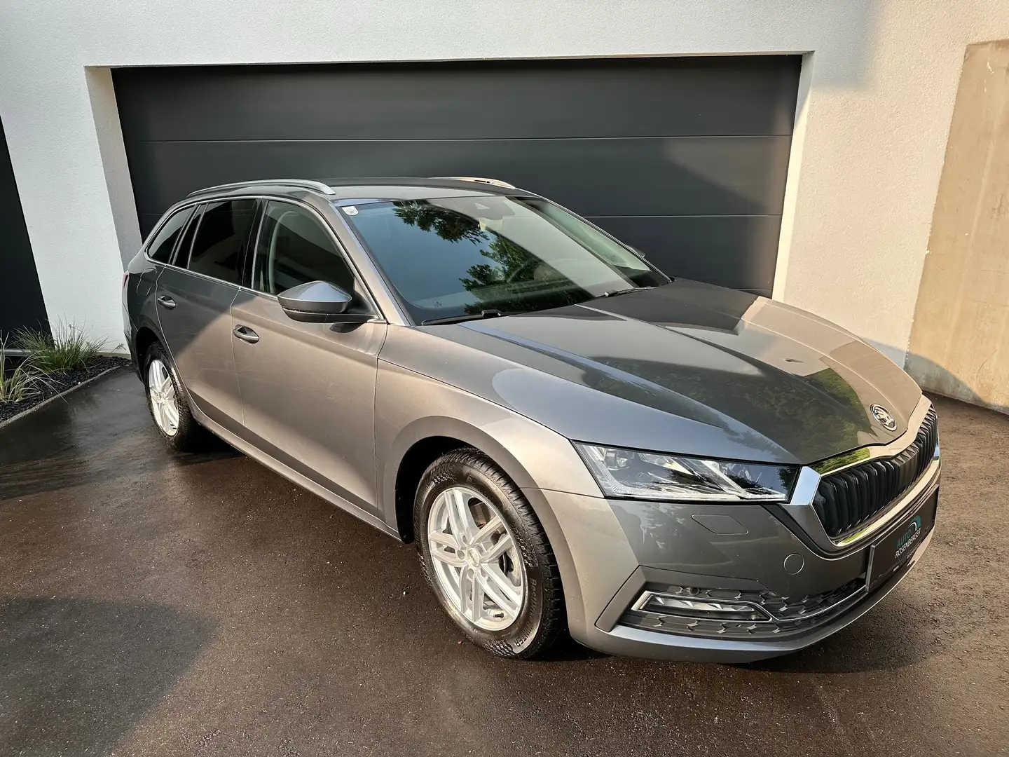 Skoda Octavia Style*2.0TDi*MATRIX*VIRTUAL*NAVI*SHZ*RFK*uvm Grau - 1