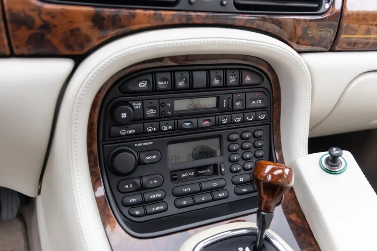 Daimler 4.0 V8 LWB, foto 9