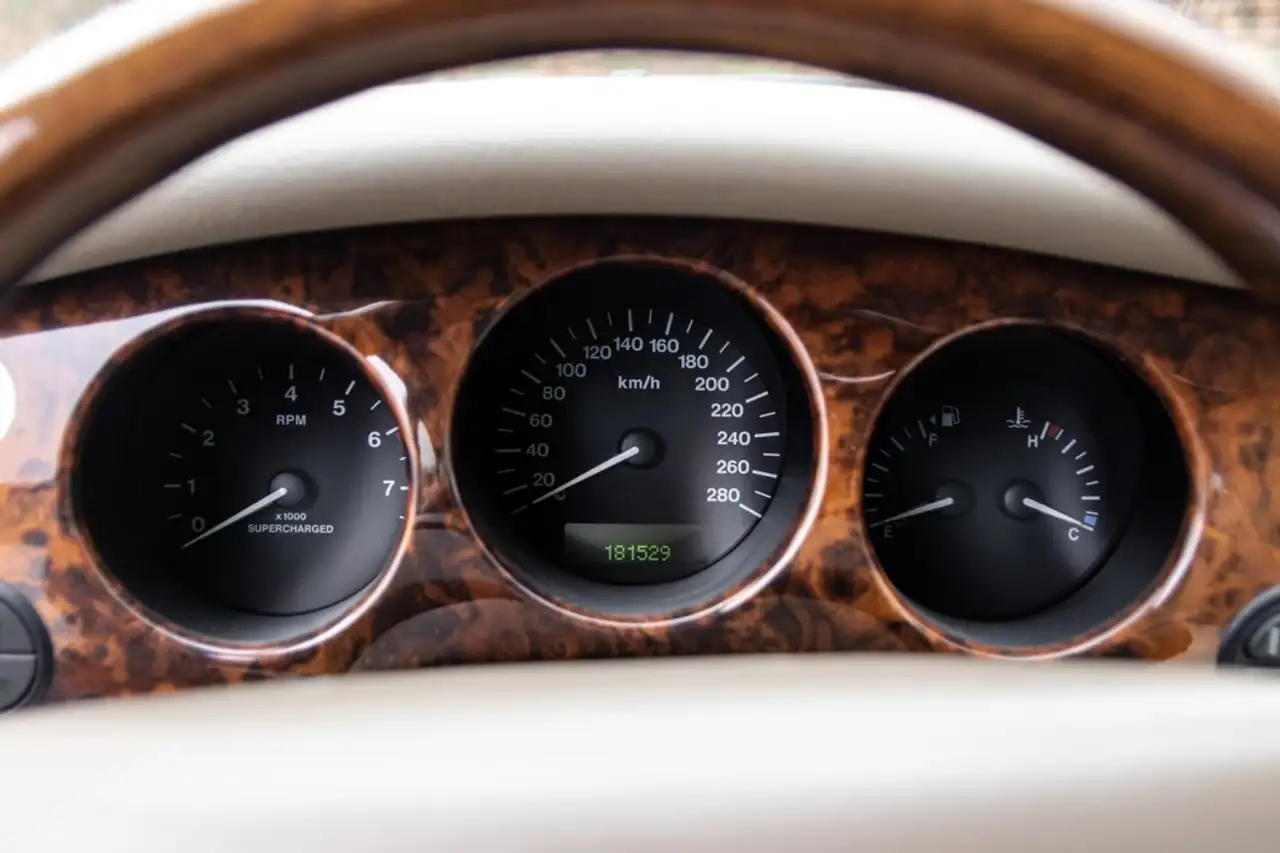 Daimler 4.0 V8 LWB, foto 8
