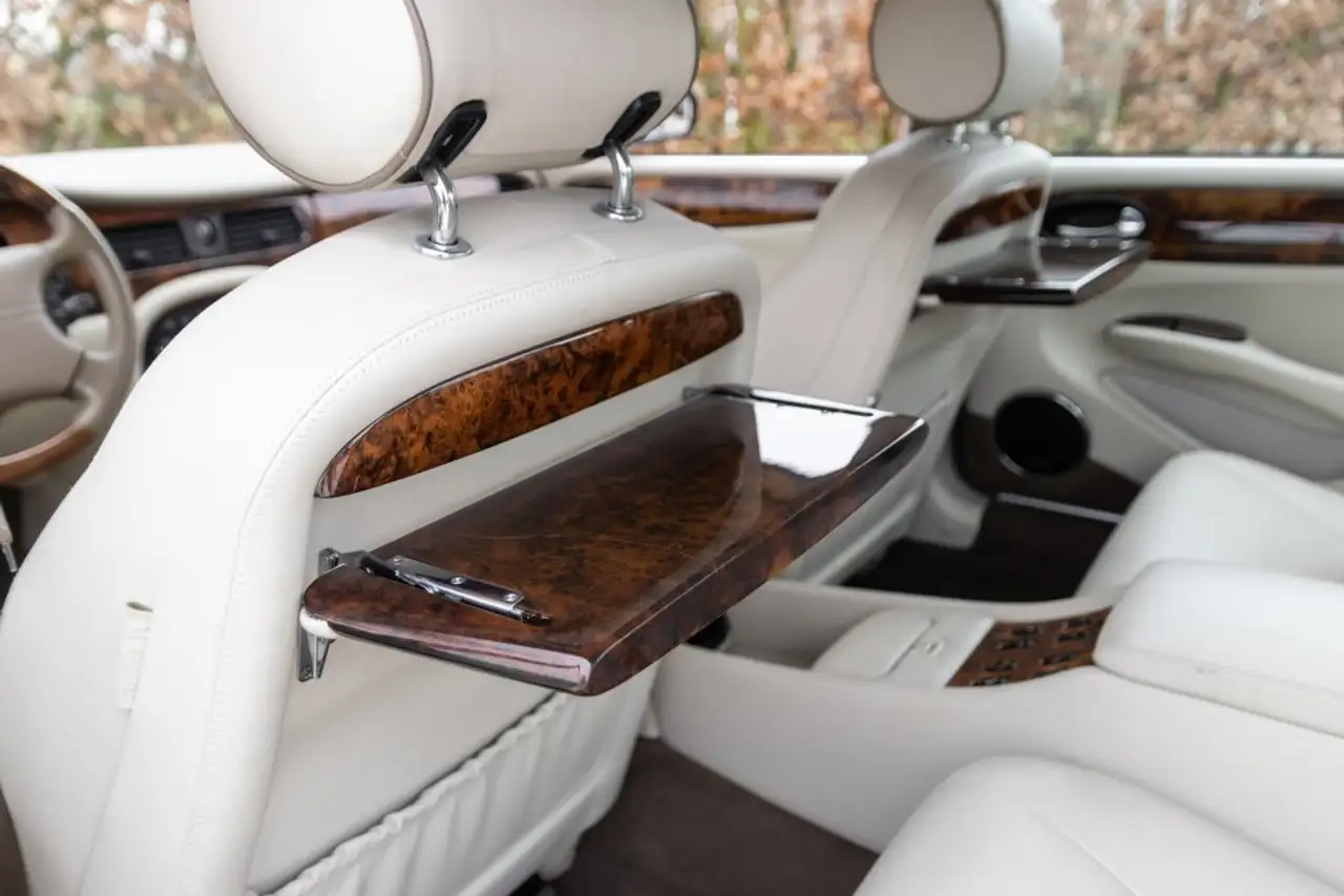 Daimler 4.0 V8 LWB, foto 12