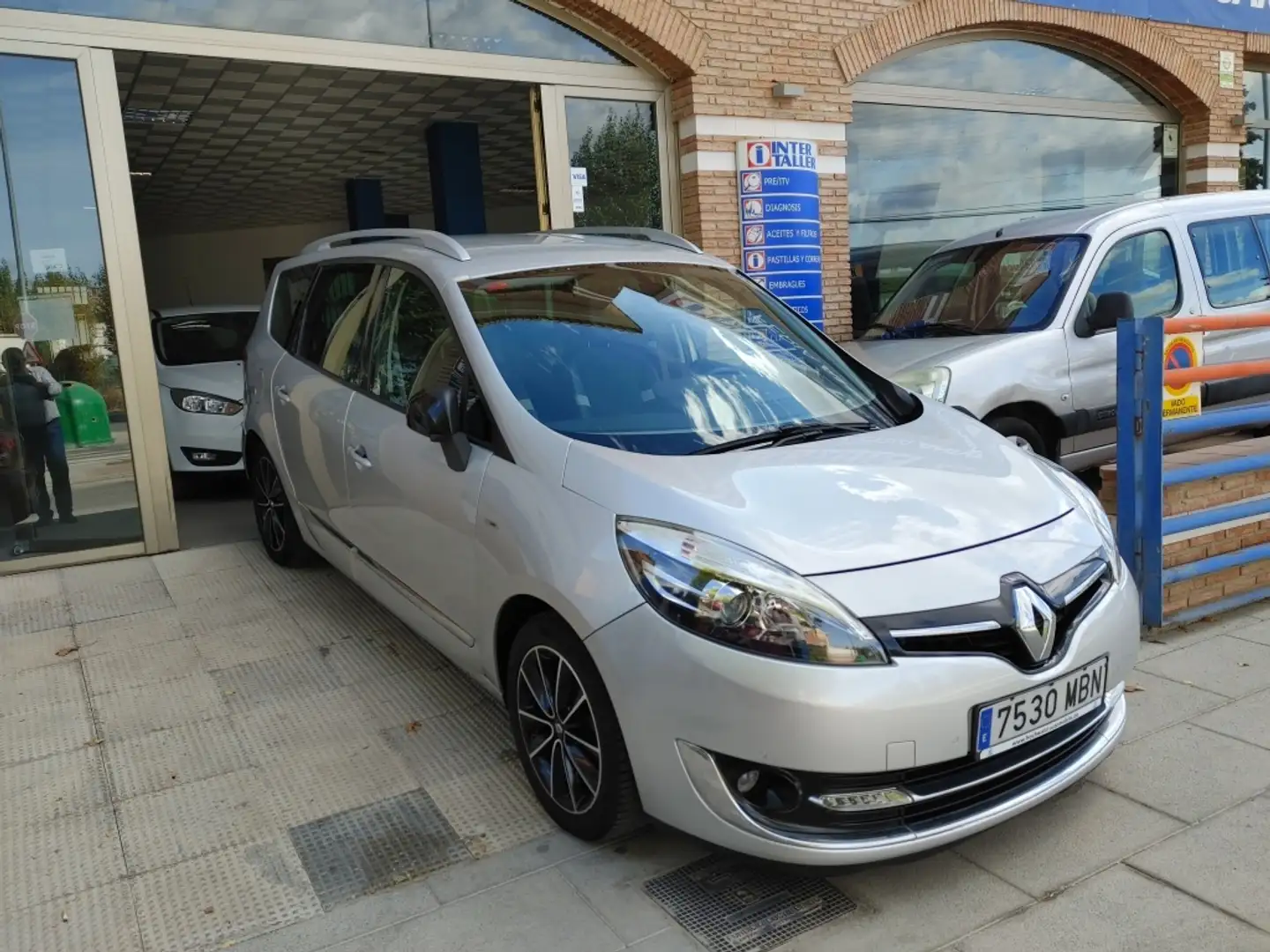 Renault Scenic Grand 1.6dCi Dynamique En. 7pl. 130S&S Gris - 2