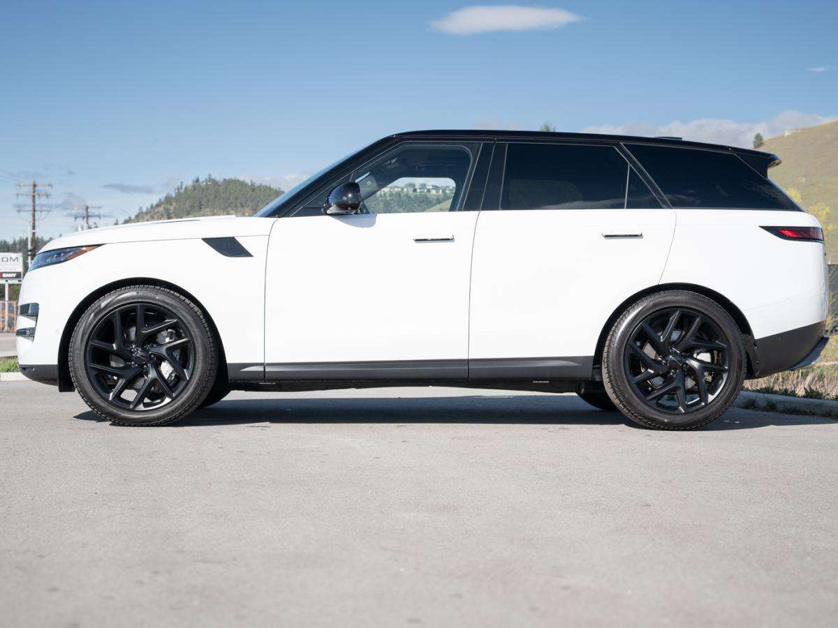 2026 Land Rover Range Rover Sport P360 S thumb 6