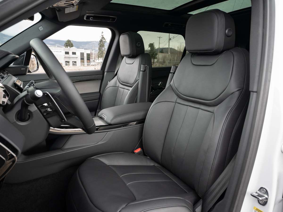 2026 Land Rover Range Rover Sport P360 S alt 3