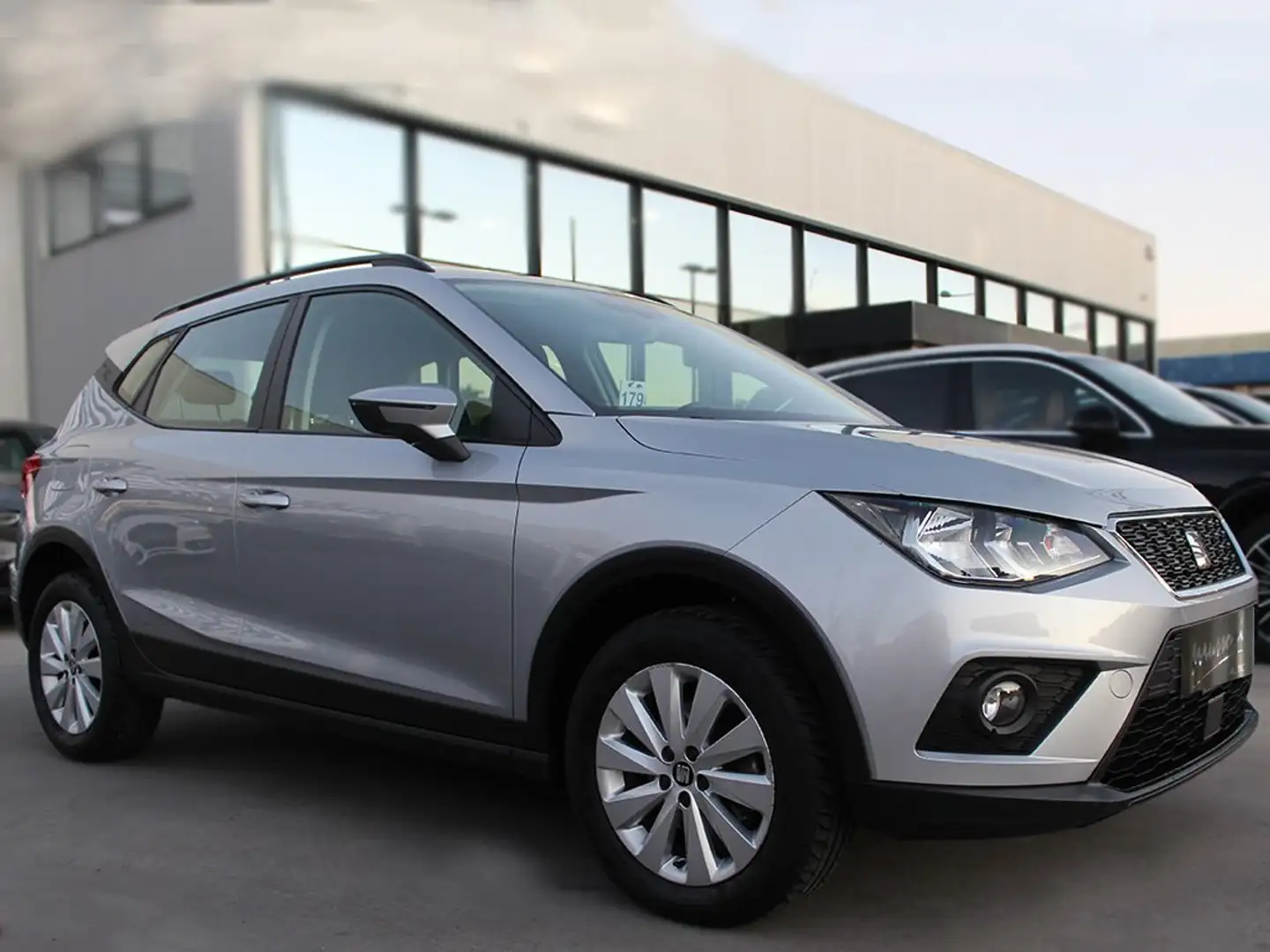 SEAT Arona 1.6 tdi Style 95cv Silber - 1