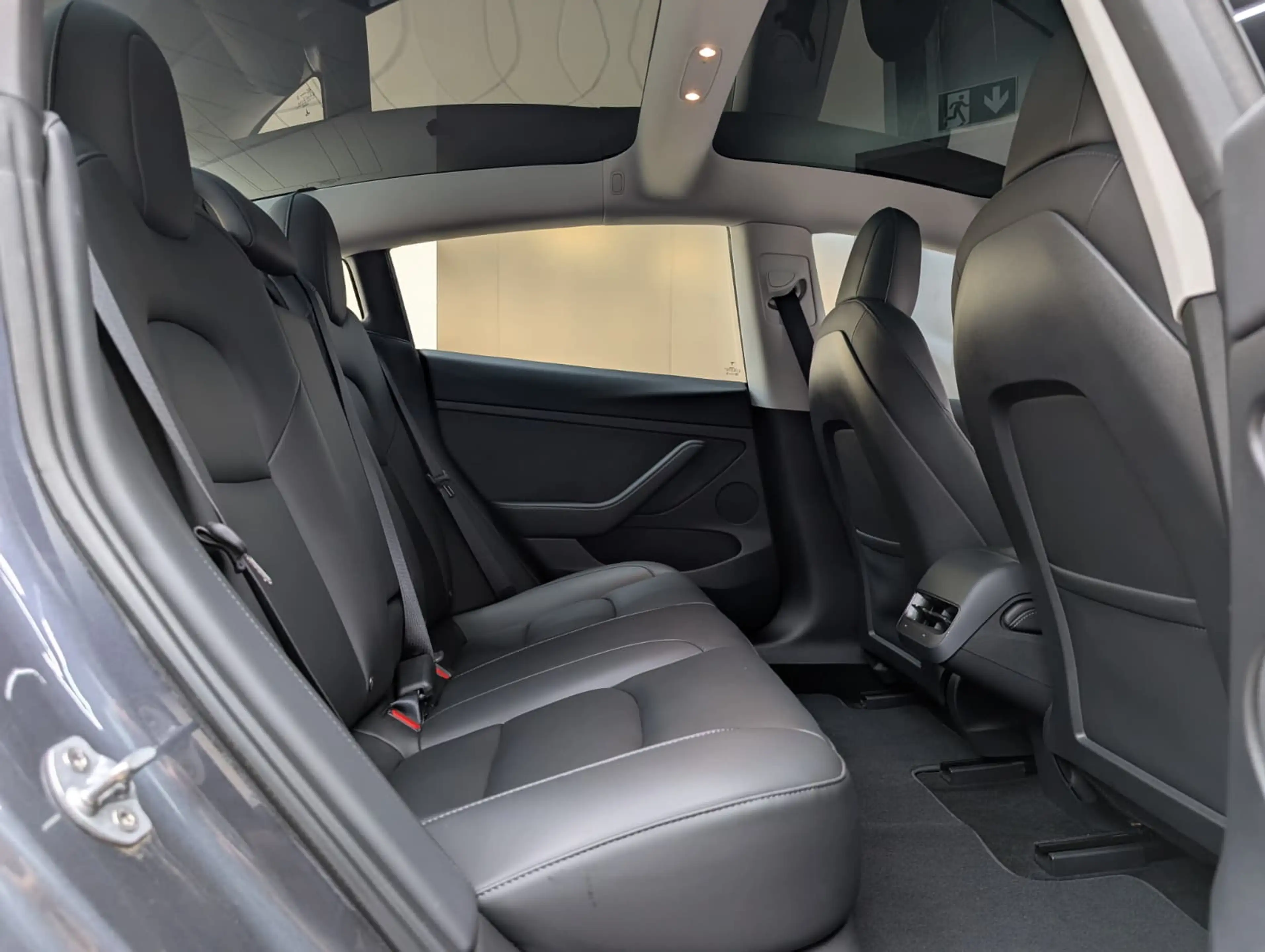 Tesla Model 3 RWD PANO+LED+NAVI+SHZ+KAMERA+ACC+18+ — photo 12