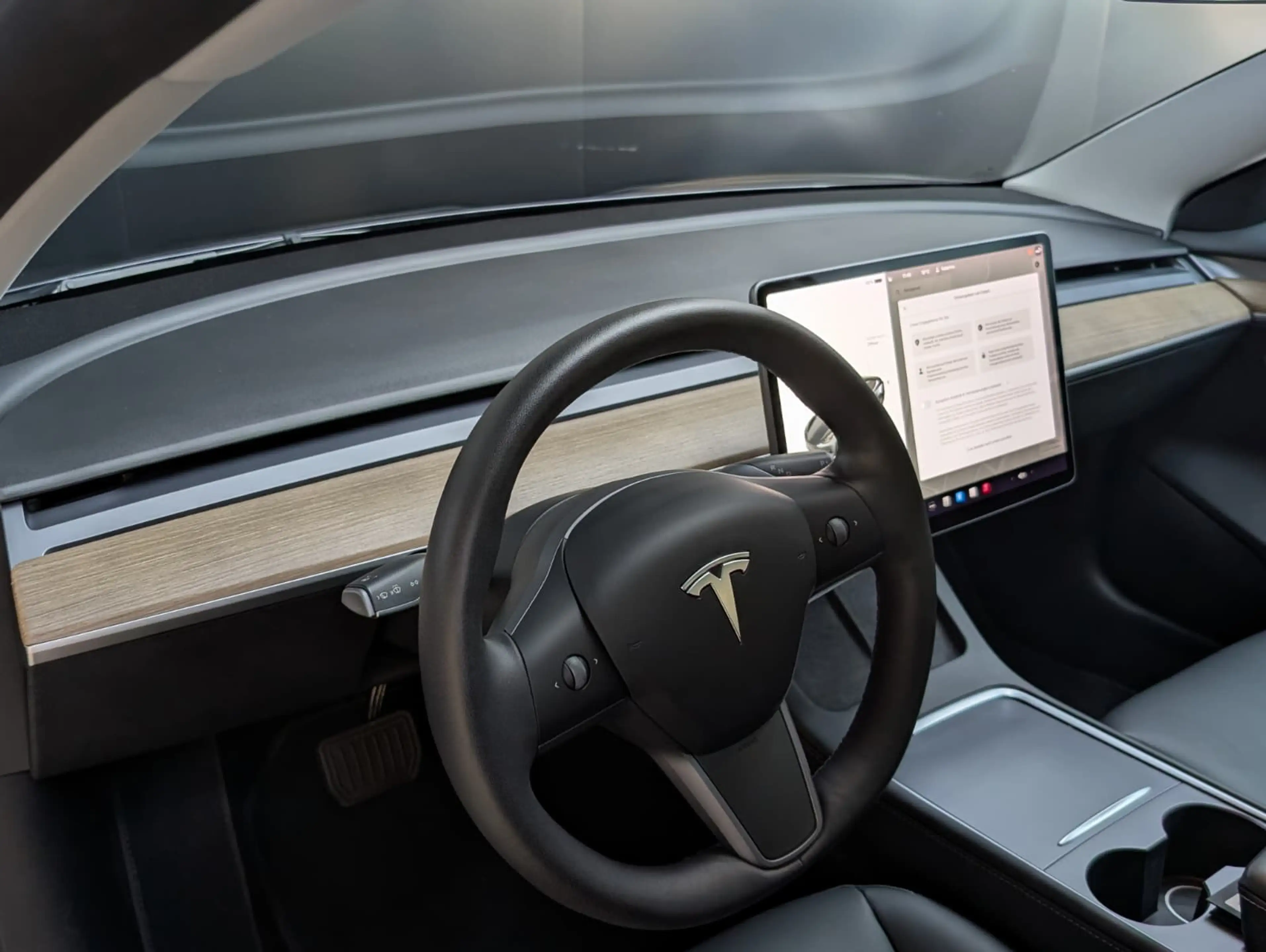 Tesla Model 3 RWD PANO+LED+NAVI+SHZ+KAMERA+ACC+18+ — photo 13