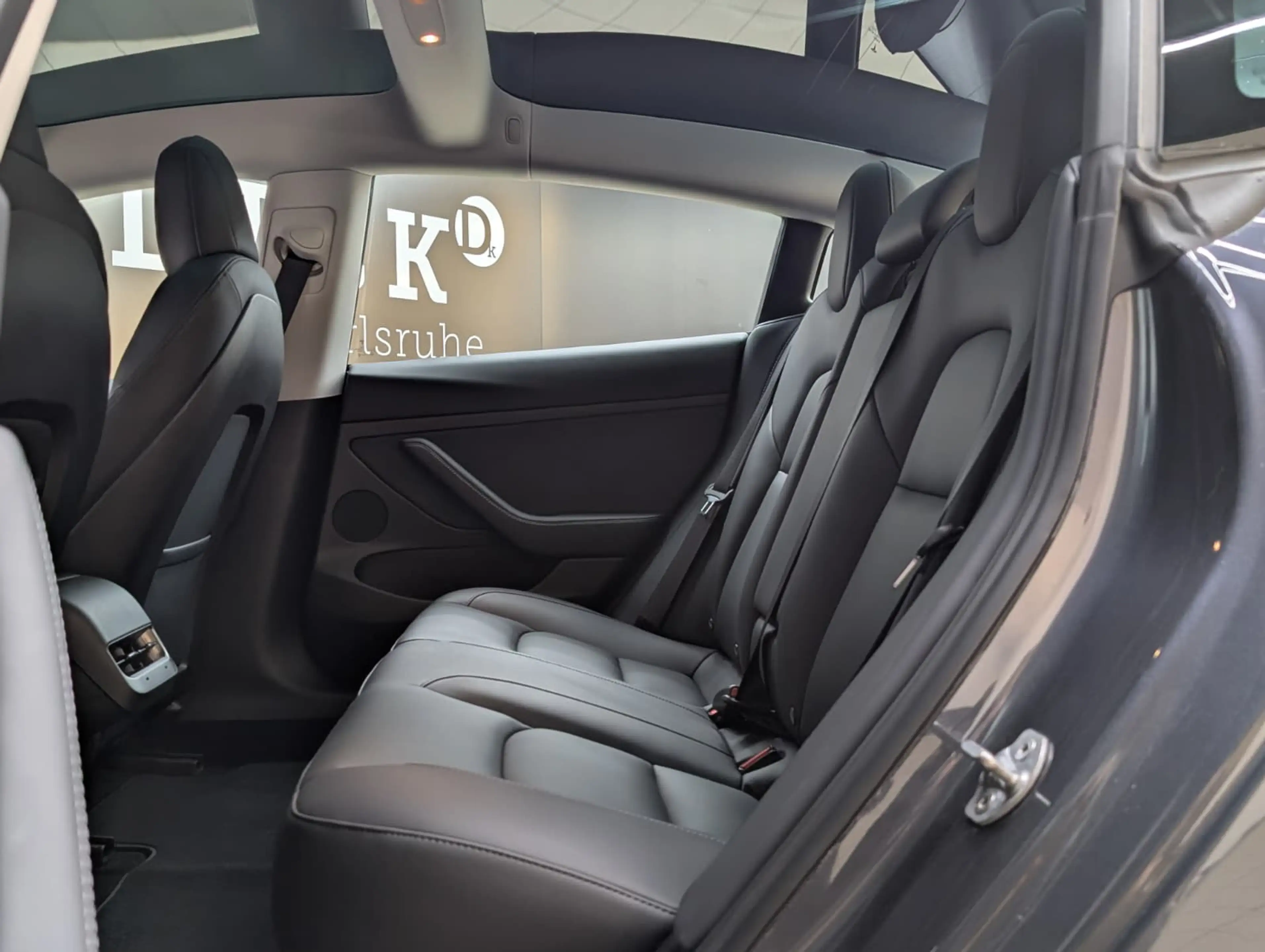 Tesla Model 3 RWD PANO+LED+NAVI+SHZ+KAMERA+ACC+18+ — photo 11