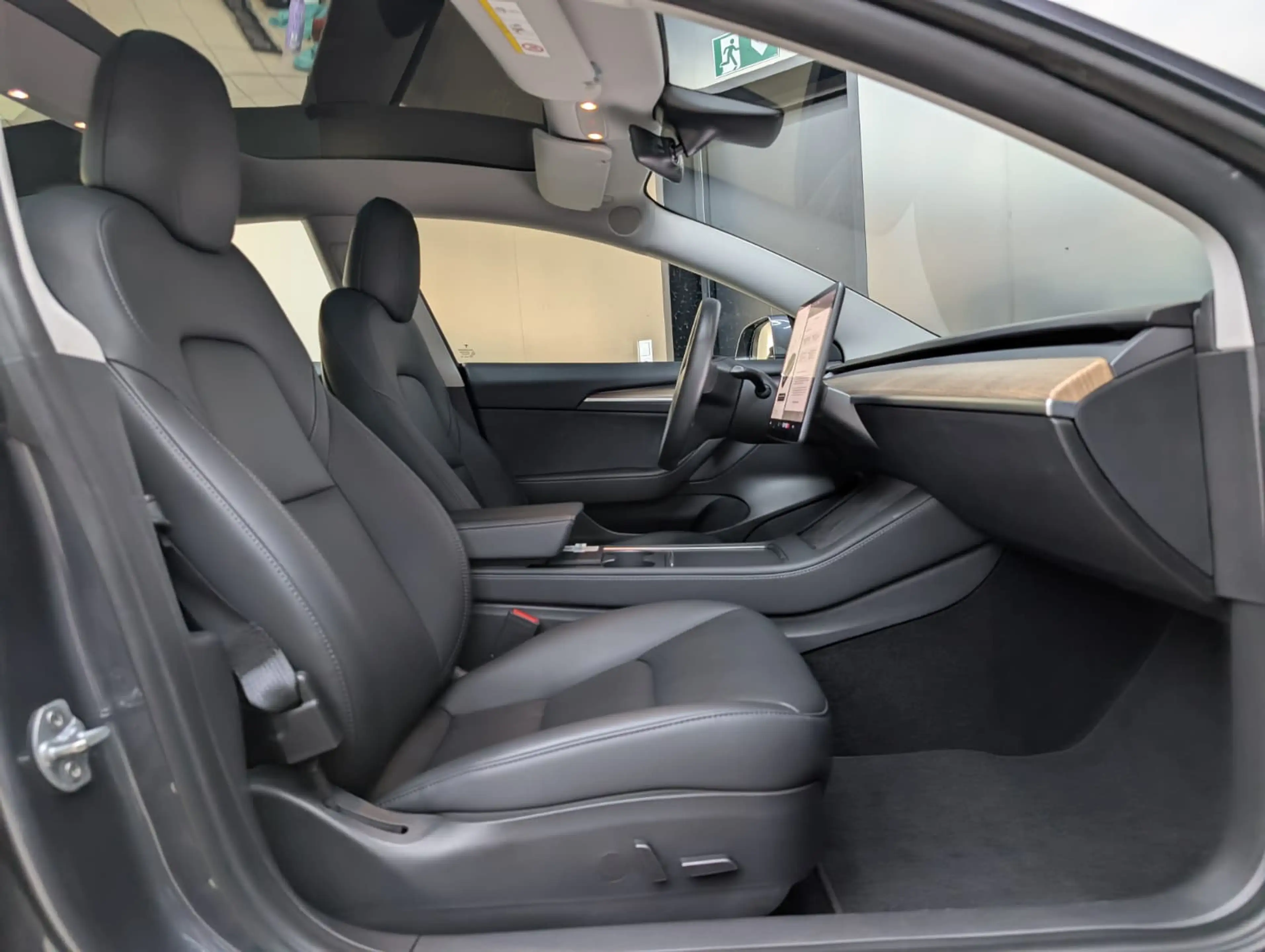 Tesla Model 3 RWD PANO+LED+NAVI+SHZ+KAMERA+ACC+18+ — photo 10