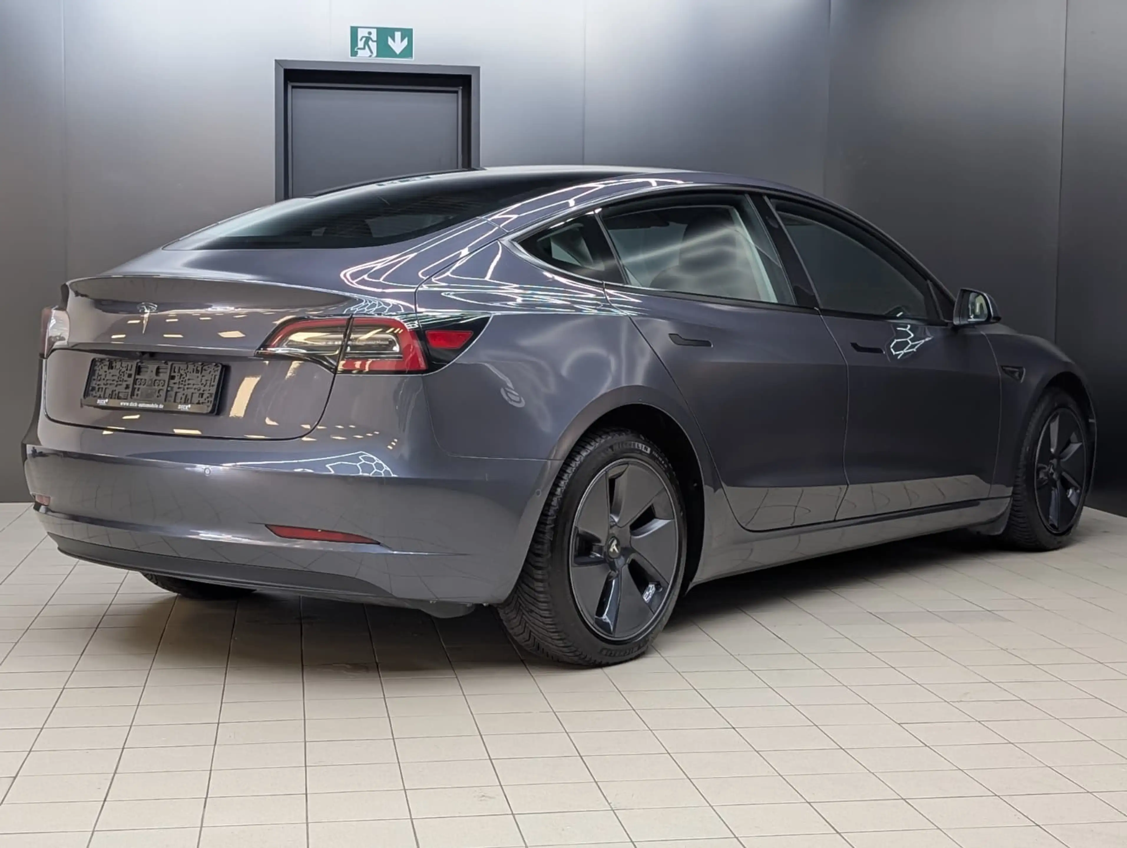Tesla Model 3 RWD PANO+LED+NAVI+SHZ+KAMERA+ACC+18+ — photo 8