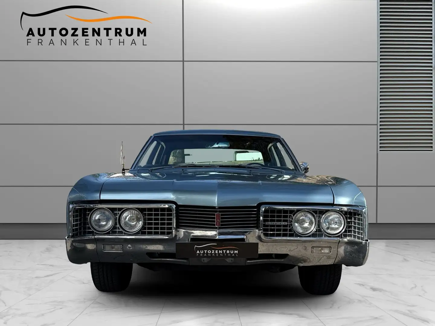 Oldsmobile 98 Azul - 2