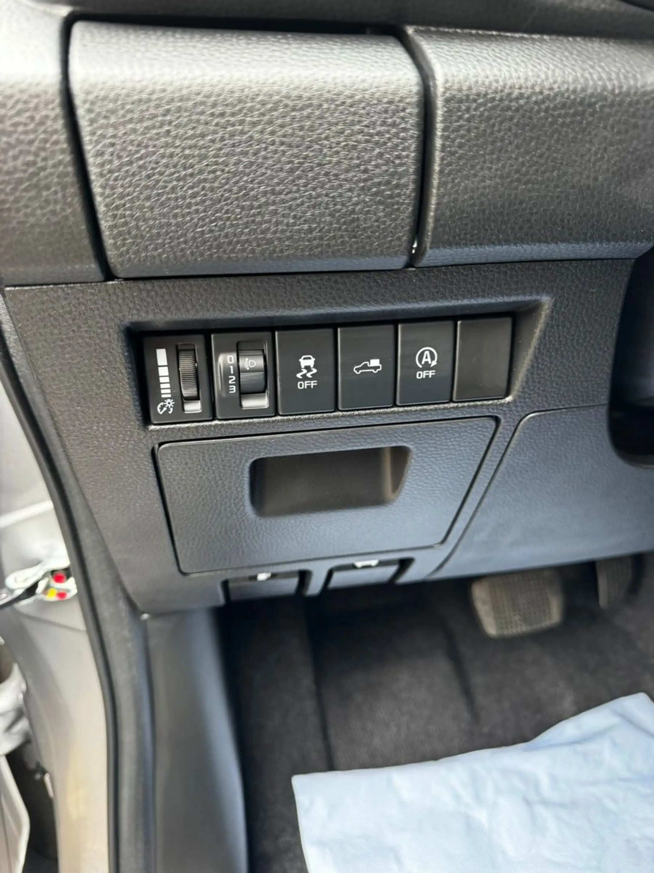 Isuzu D-Max Space Cab 4WD LS AT Rough Terrain Mode — photo 14