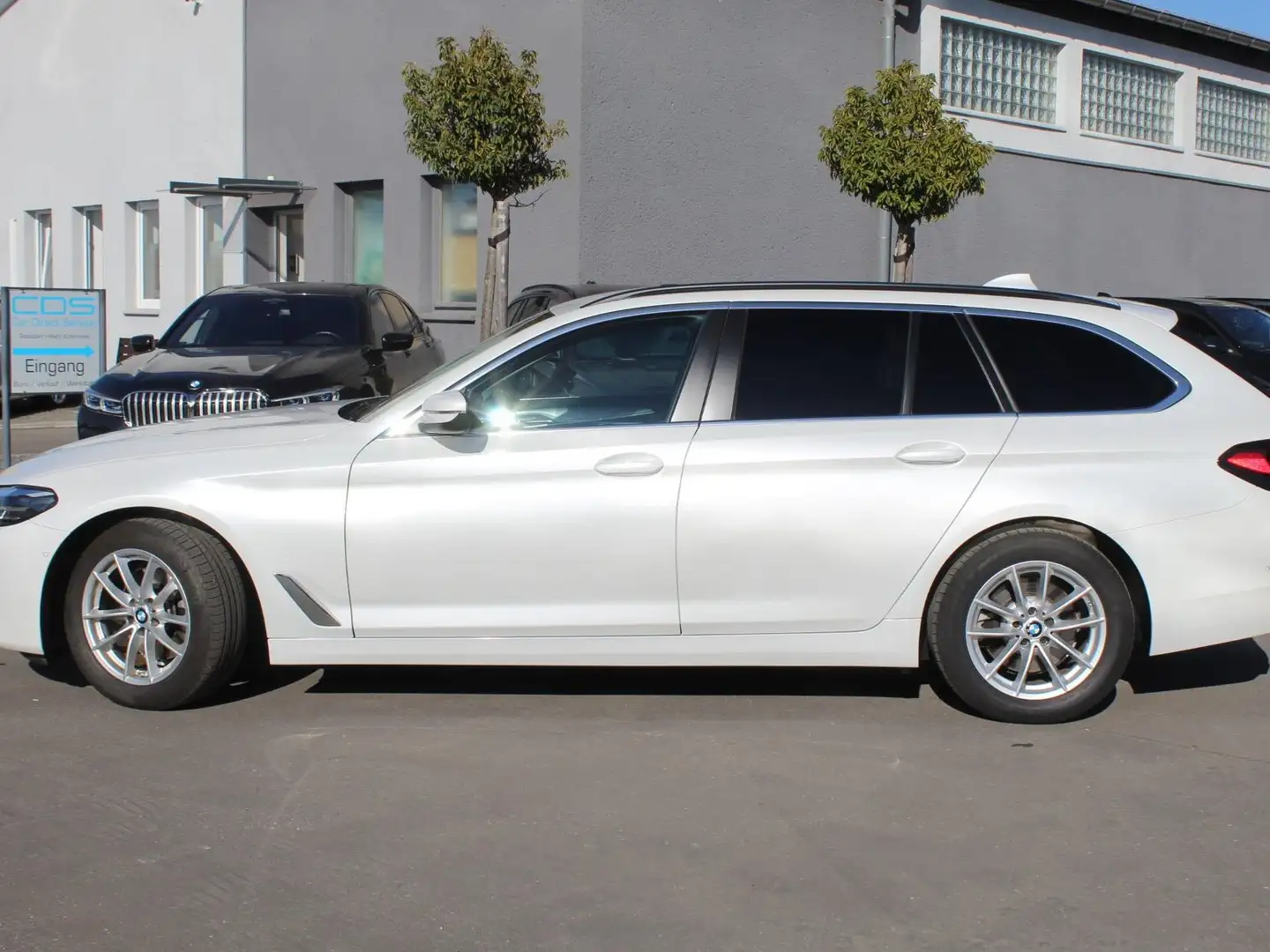 BMW 520 d Tour. +Standh.+Sports.-LEDER+Panora.+Driving Pl. Weiß - 2