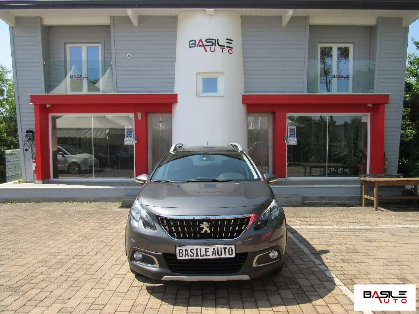Peugeot 2008 BlueHDi 100 Black Matt Grigio - 1