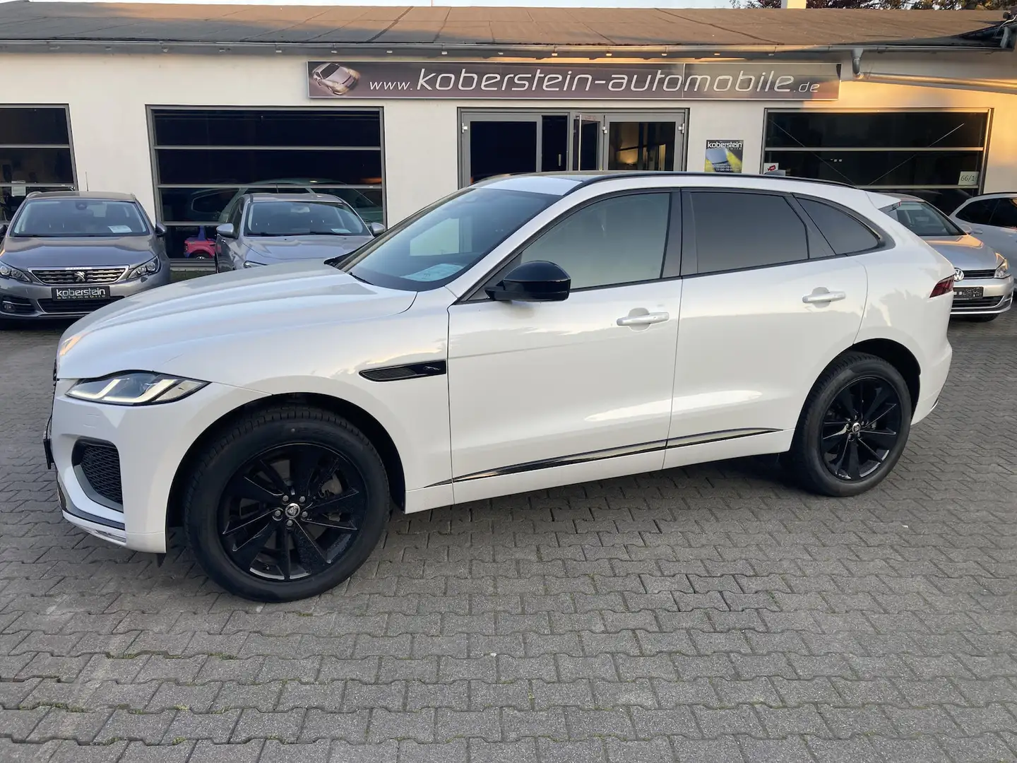 Jaguar F-Pace 3.0 I6 AWD R-Dynamic SE Blanc - 1