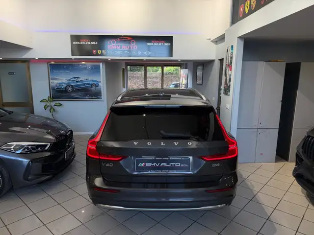 Volvo V60 Cross Country view 14