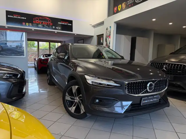 2023 Volvo V60 Cross Country in Grey for sale