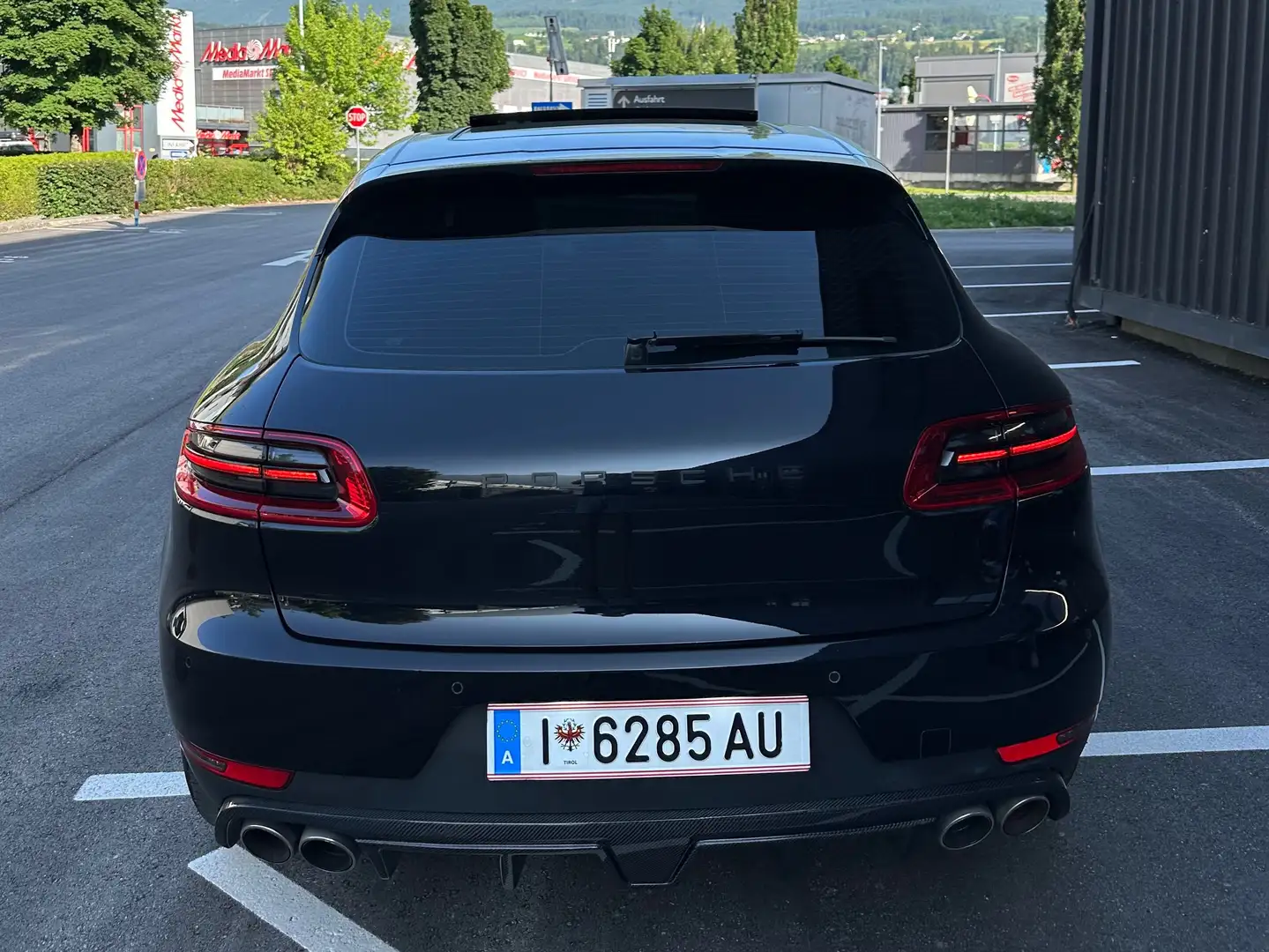 Porsche Macan S Schwarz - 1