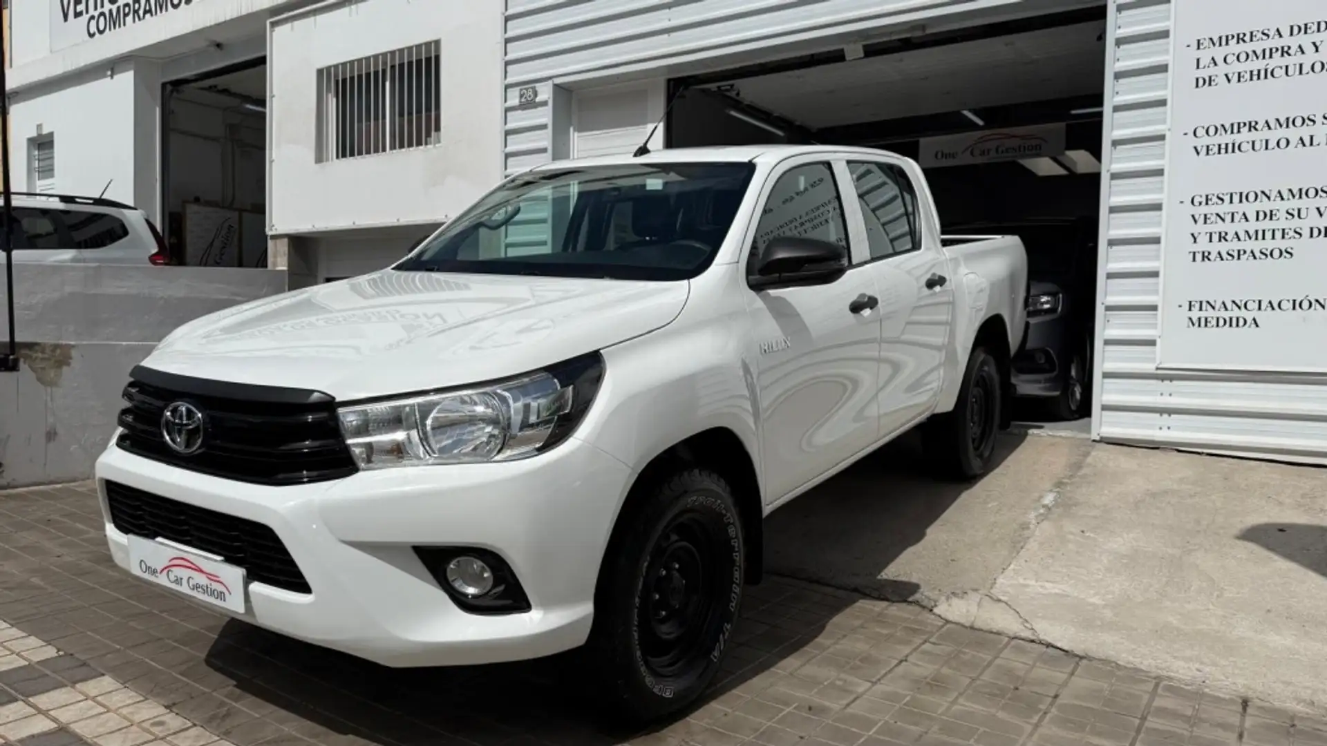 Toyota Hilux TOYOTA Industrial  Manual de 4 Puertas Blanco - 1