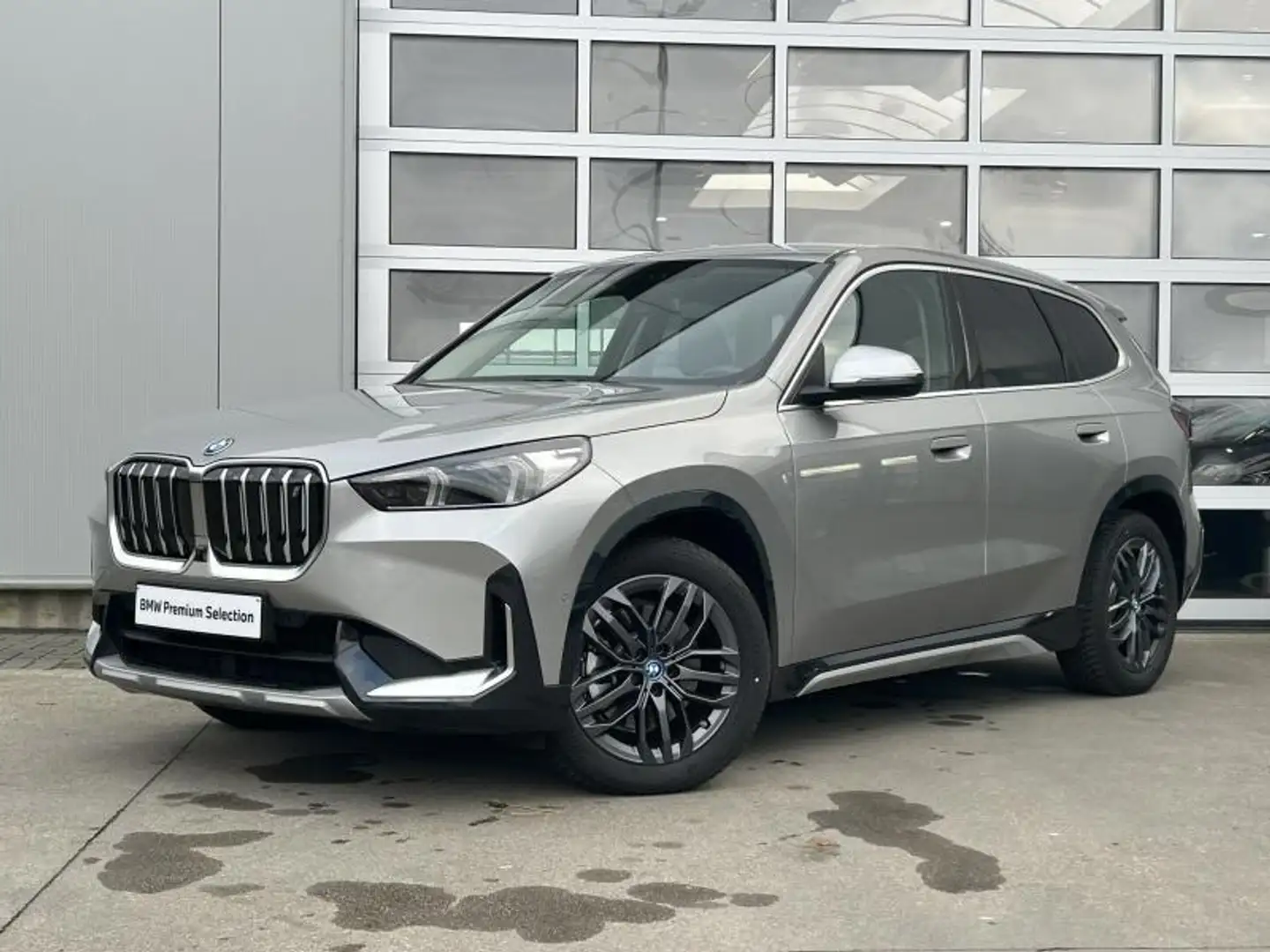 BMW iX1 xD30 Grijs - 1