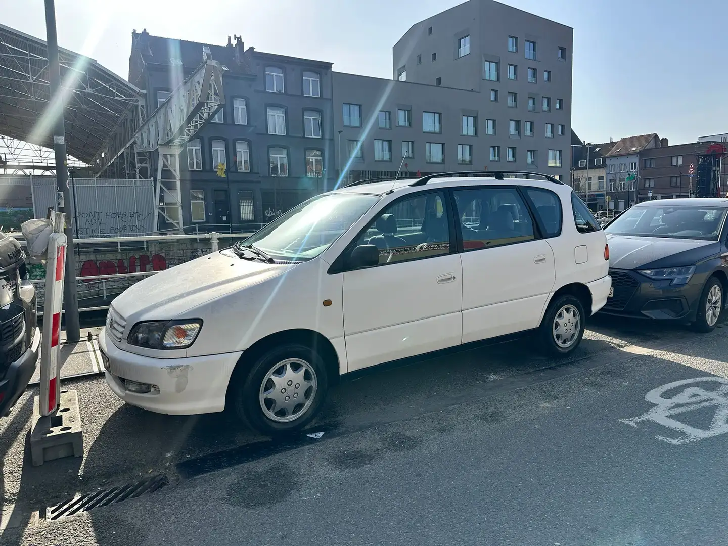 Toyota Picnic 2.2 Turbo      7pl. Weiß - 2