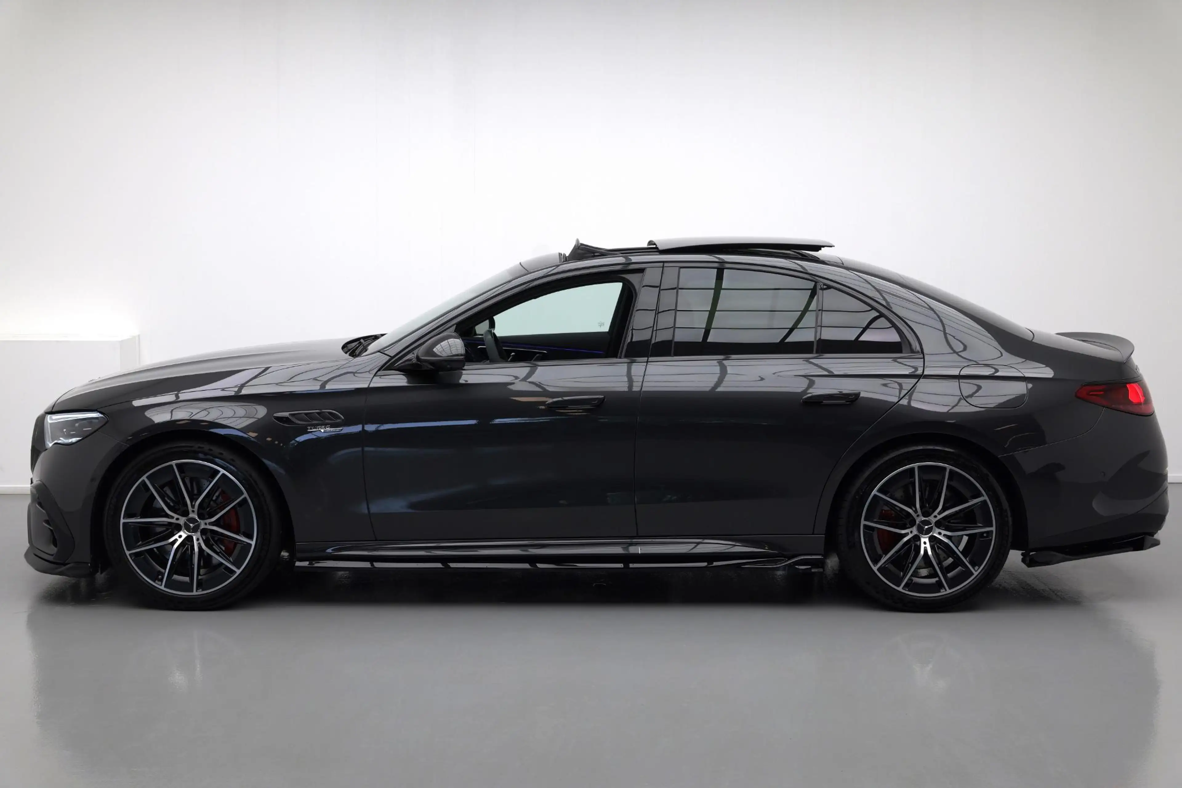 Mercedes-Benz E 53 AMG 4MATIC+ Night Edition |Pano|Hyperscreen|Maxton|Bur — photo 2